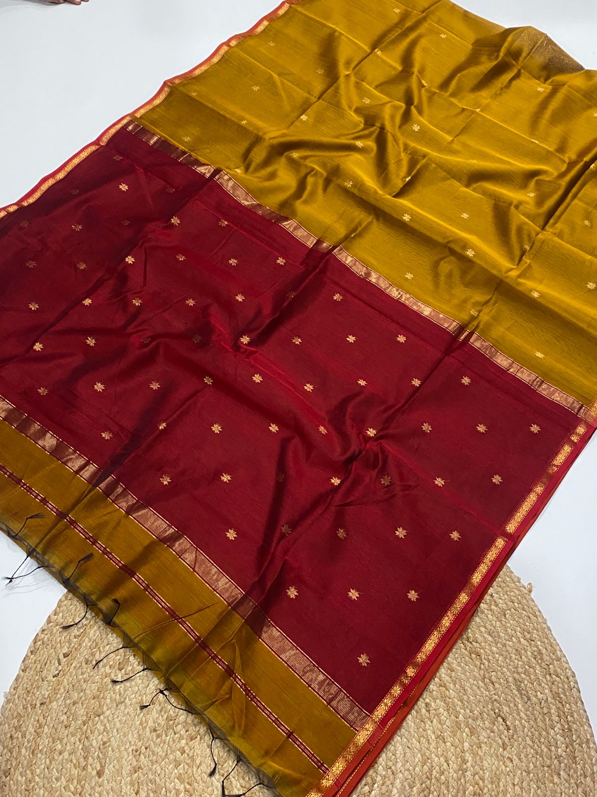 Small Border Maheshwari Handloom Saree 