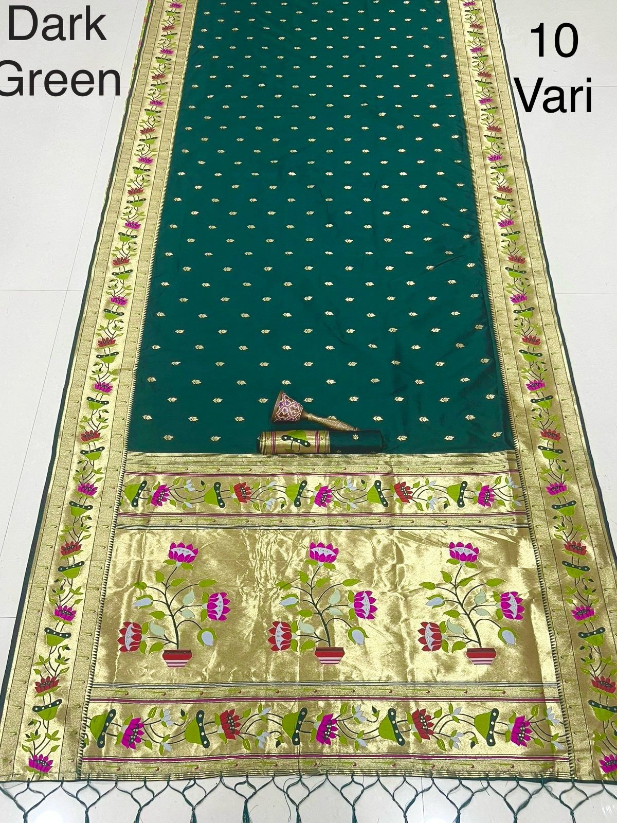 Lotus Flower Border Paithani 9 yards (Nauvari)