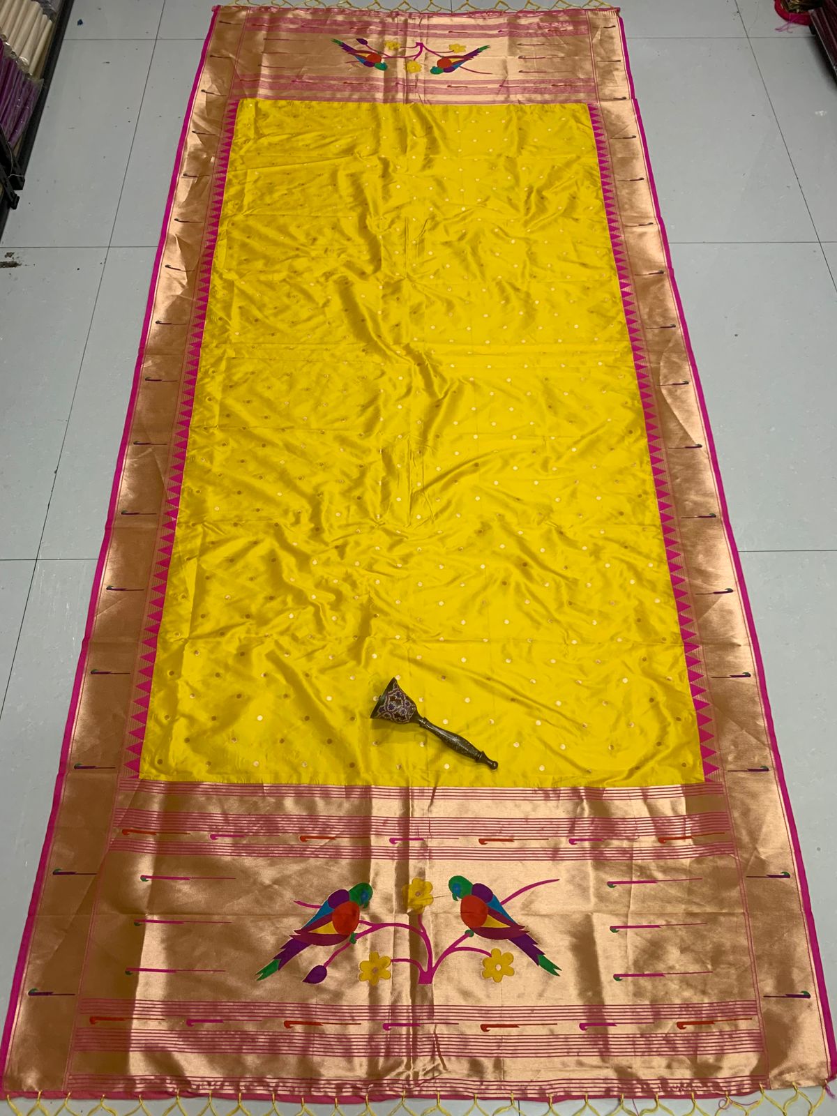 Paithani Dupatta Contrast Border