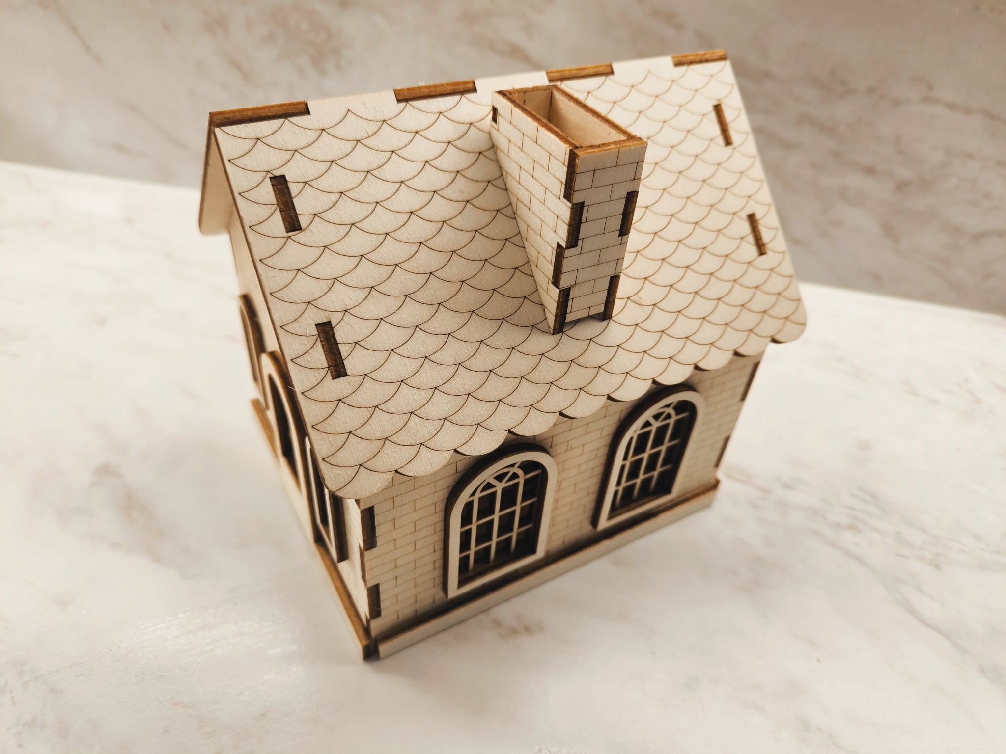  Medinė taupyklė „Namelis“