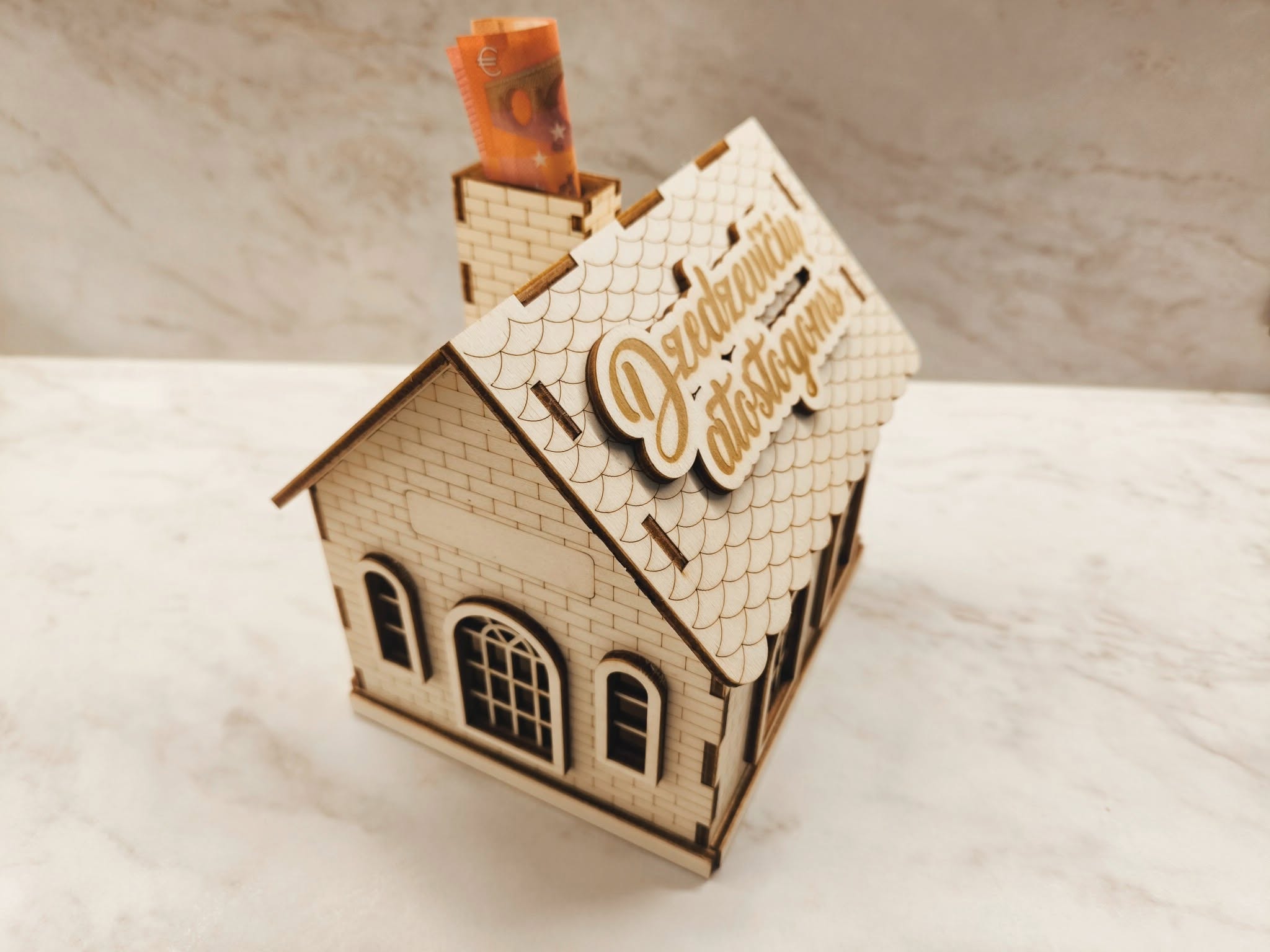  Medinė taupyklė „Namelis“