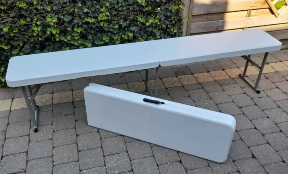 Tables et bancs pliants