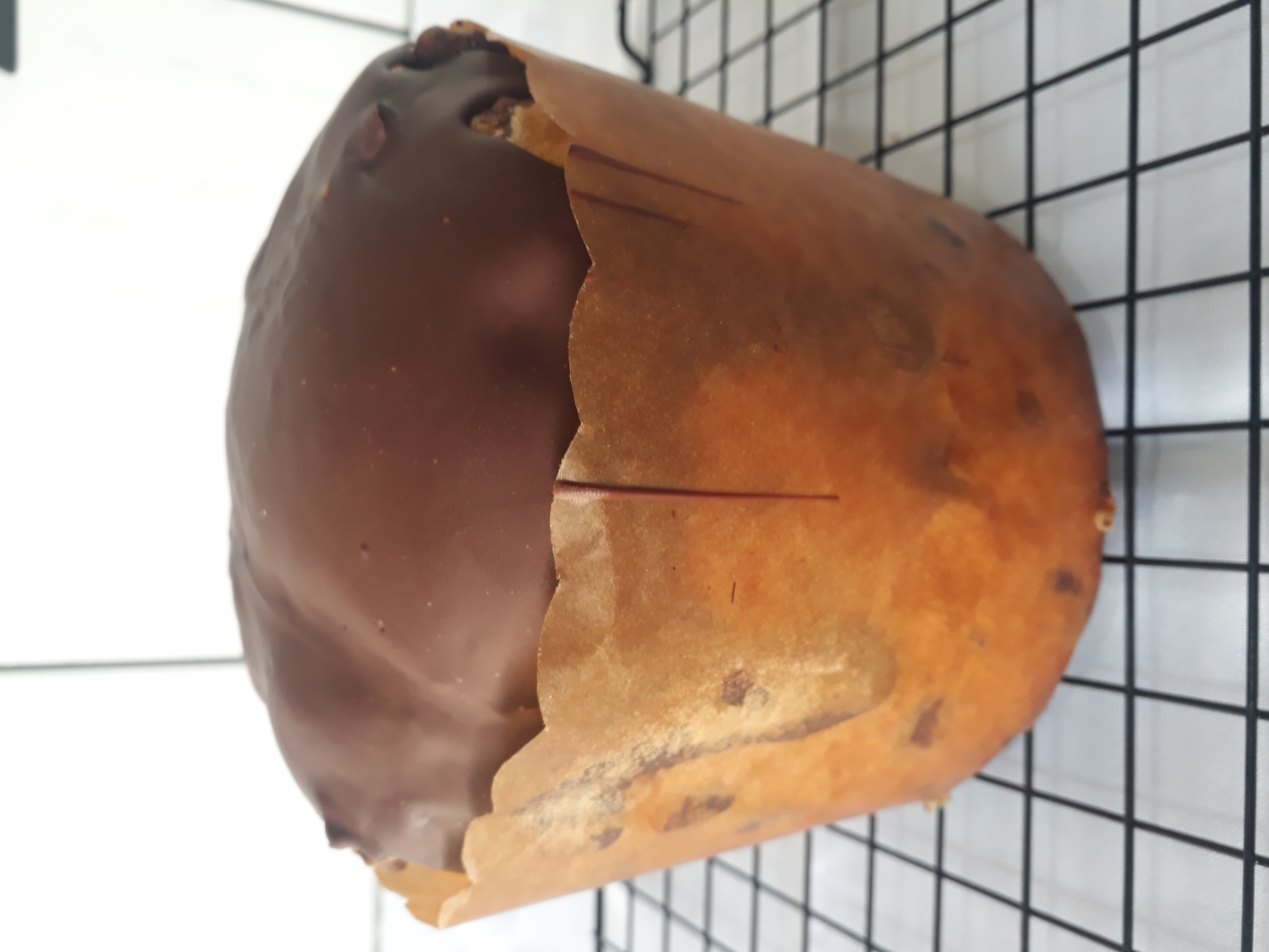 PANETONE COM GOTAS E COBERTURA DE CHOCOLATE