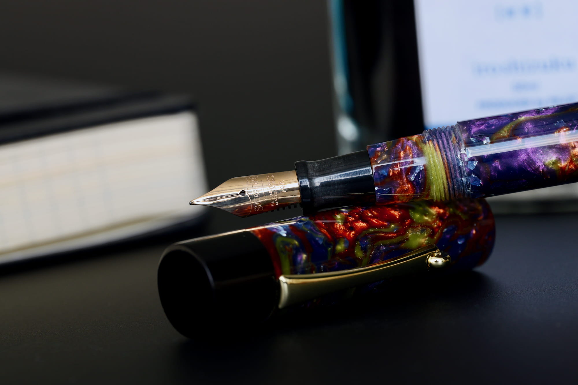 Uniwersum - złota stalówka Sheaffer - żywica