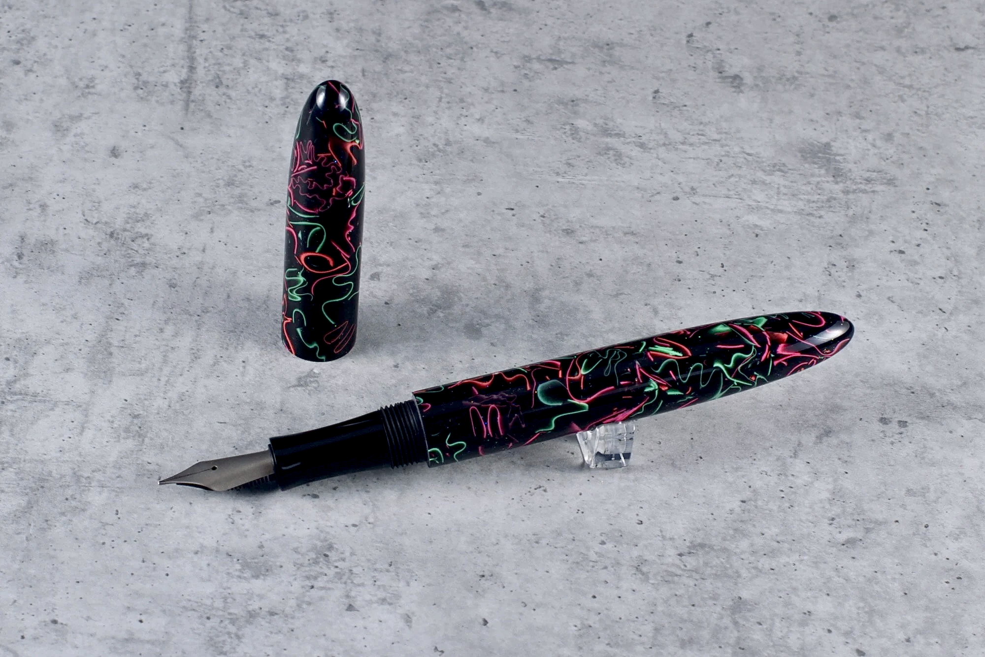 Minimalizm - żywica - tytanowa stalówka