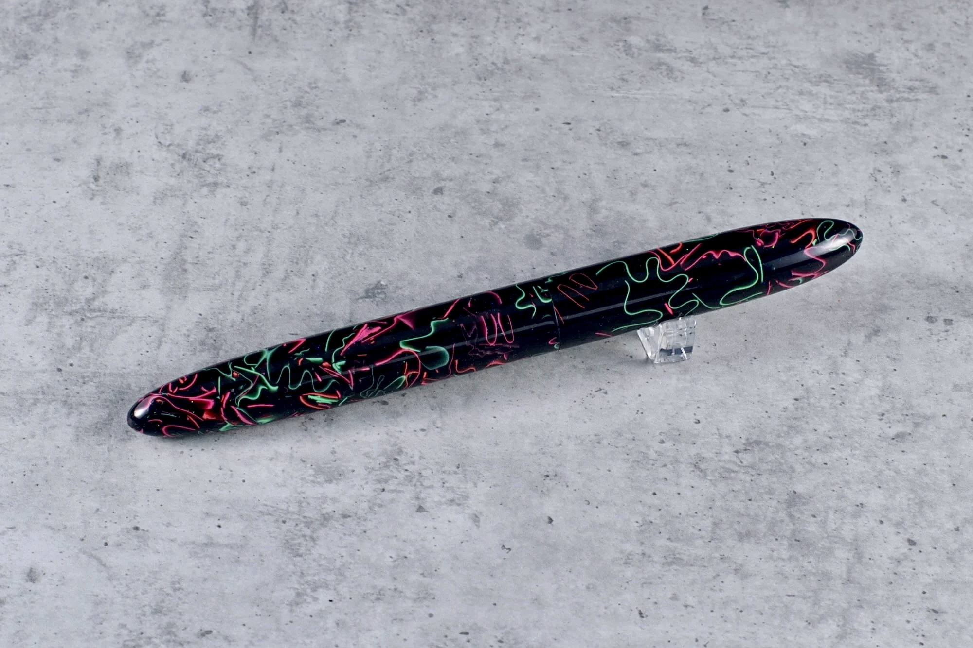 Minimalizm - żywica - tytanowa stalówka