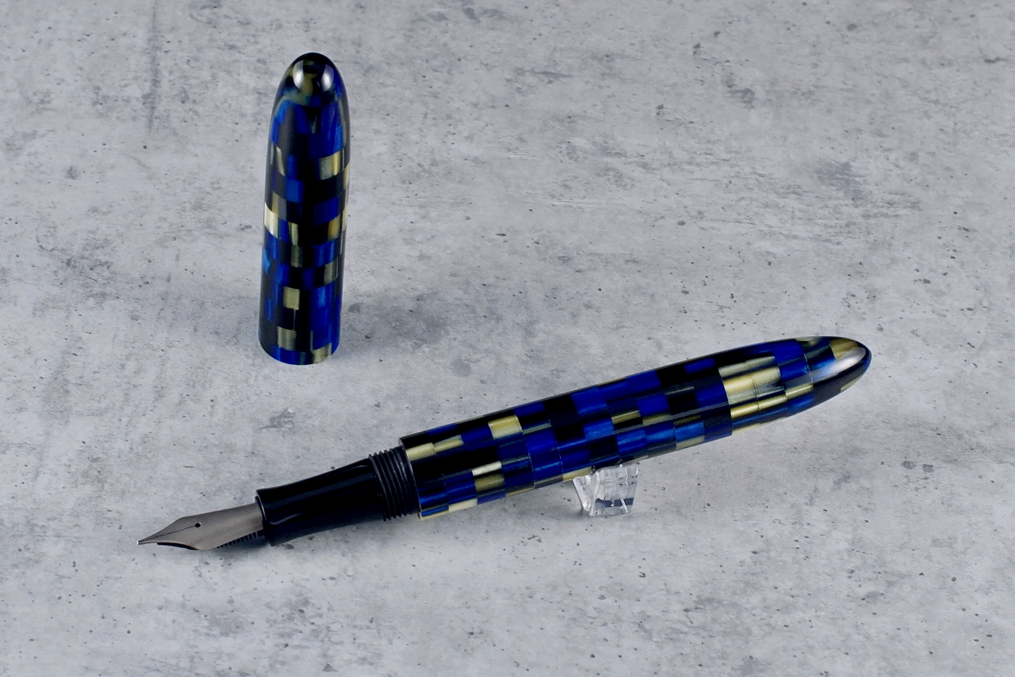 Minimalizm - żywica - tytanowa stalówka