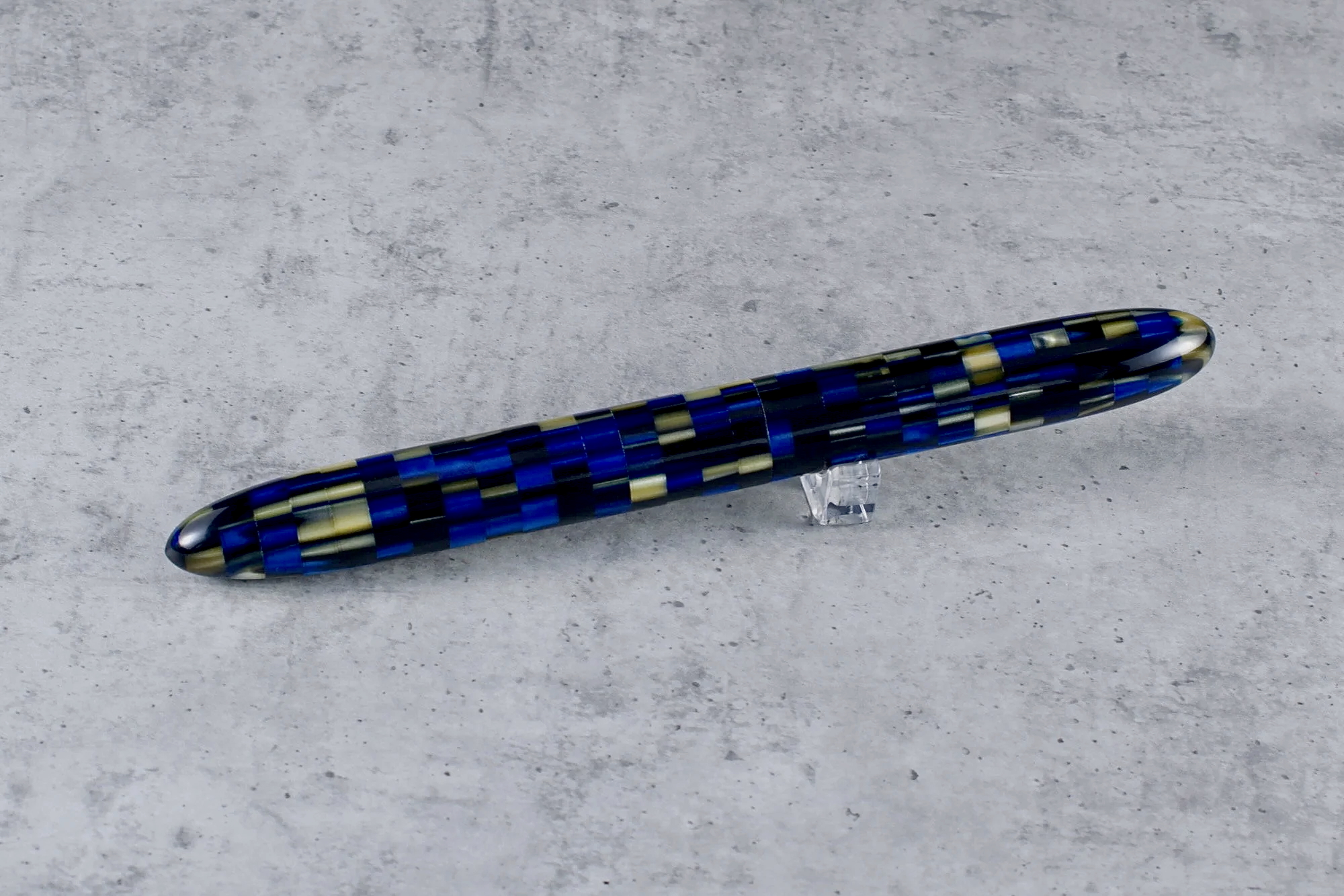 Minimalizm - żywica - tytanowa stalówka