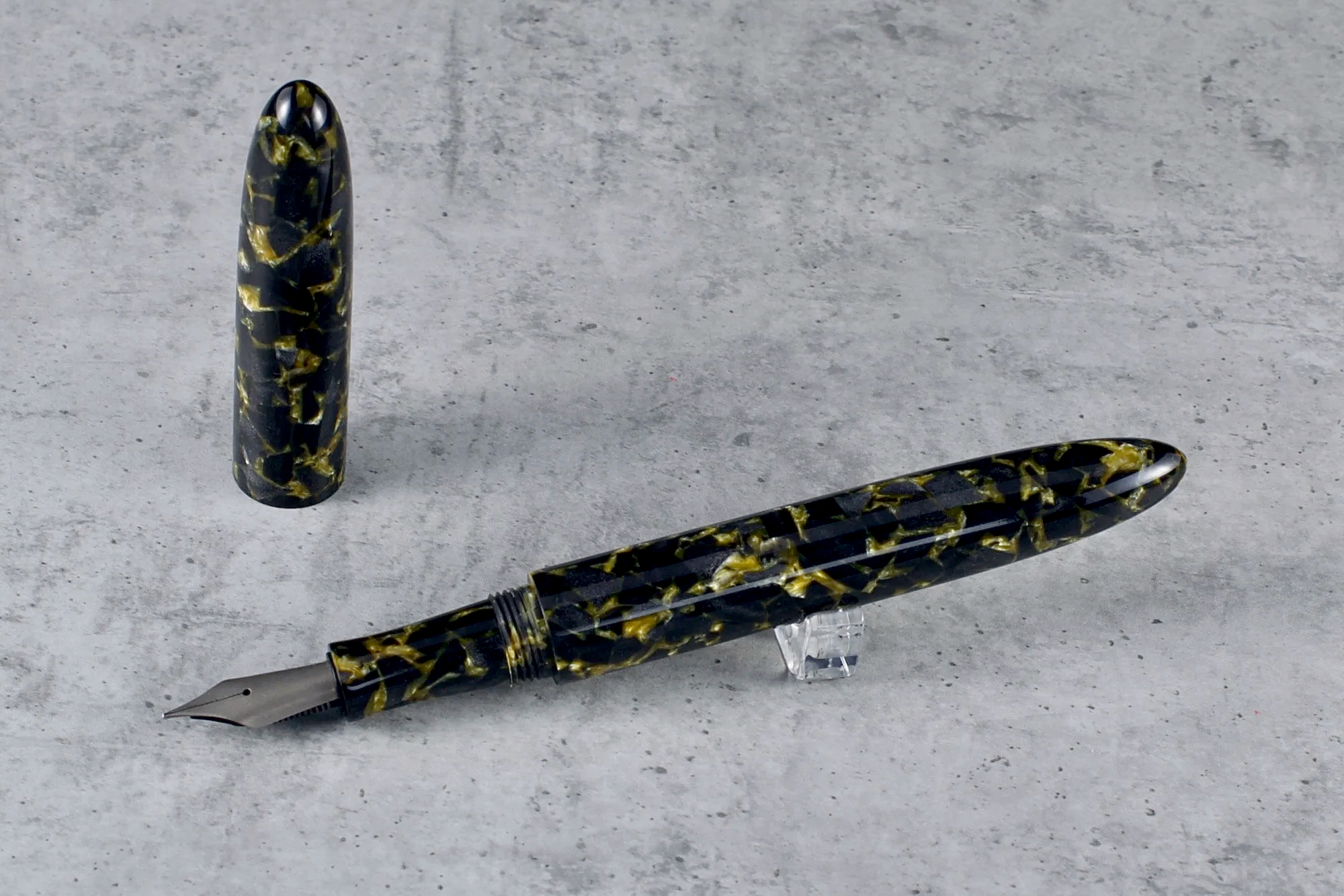 Minimalizm - żywica - tytanowa stalówka