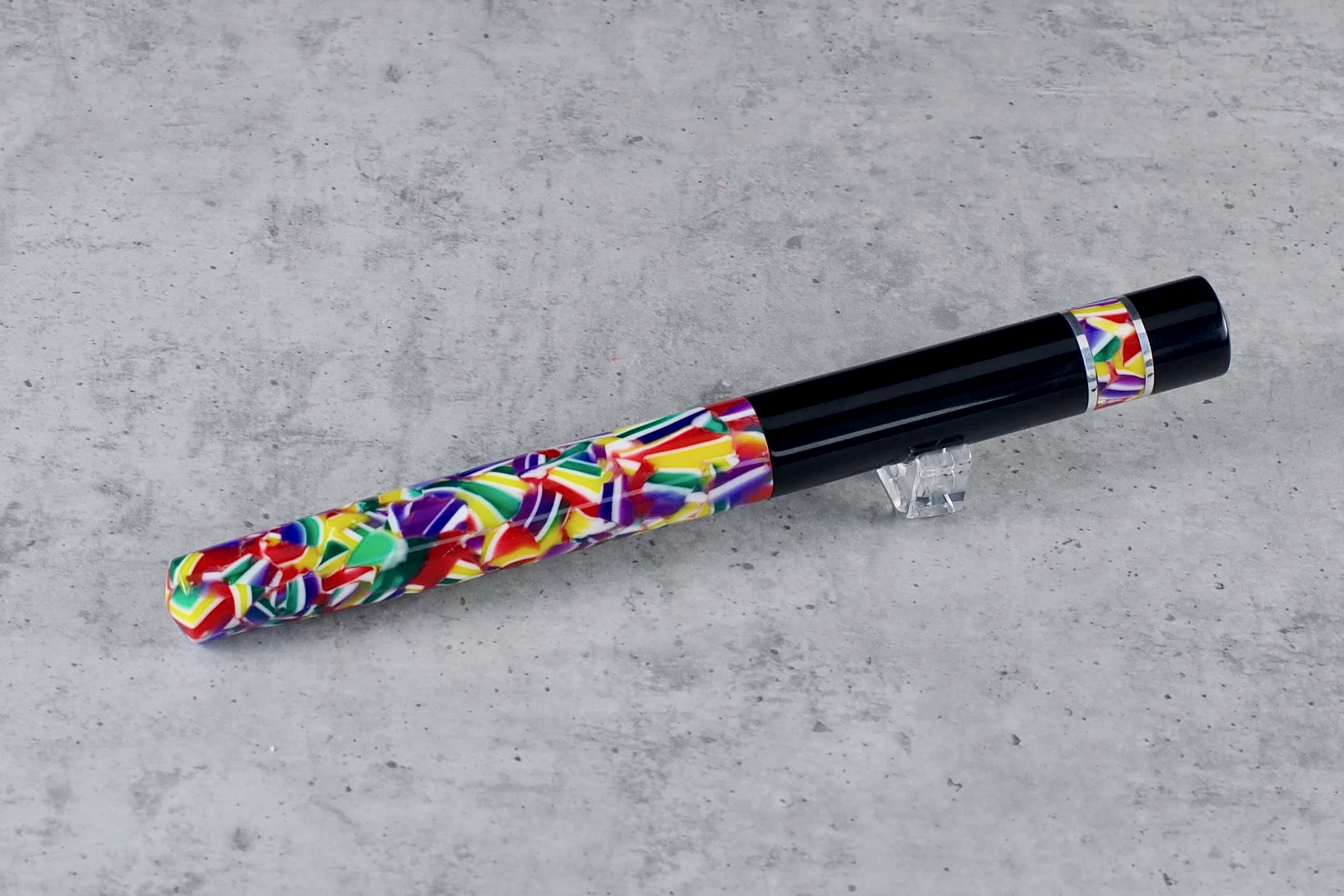 Kontrast - żywica - ebonit - pierścienie