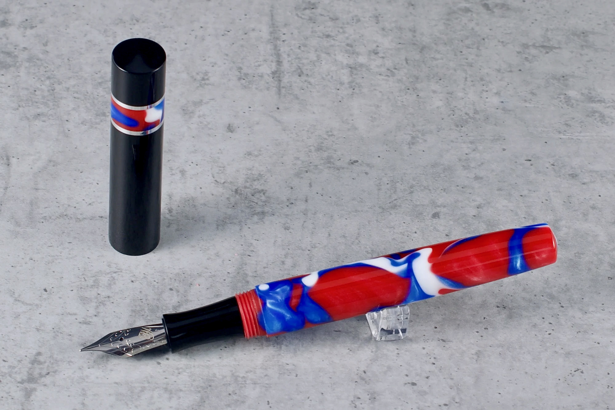 Kontrast - żywica - ebonit - pierścienie