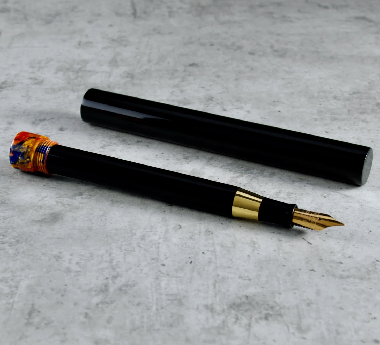 Tuba - ebonit - złota stalówka - mosiądz