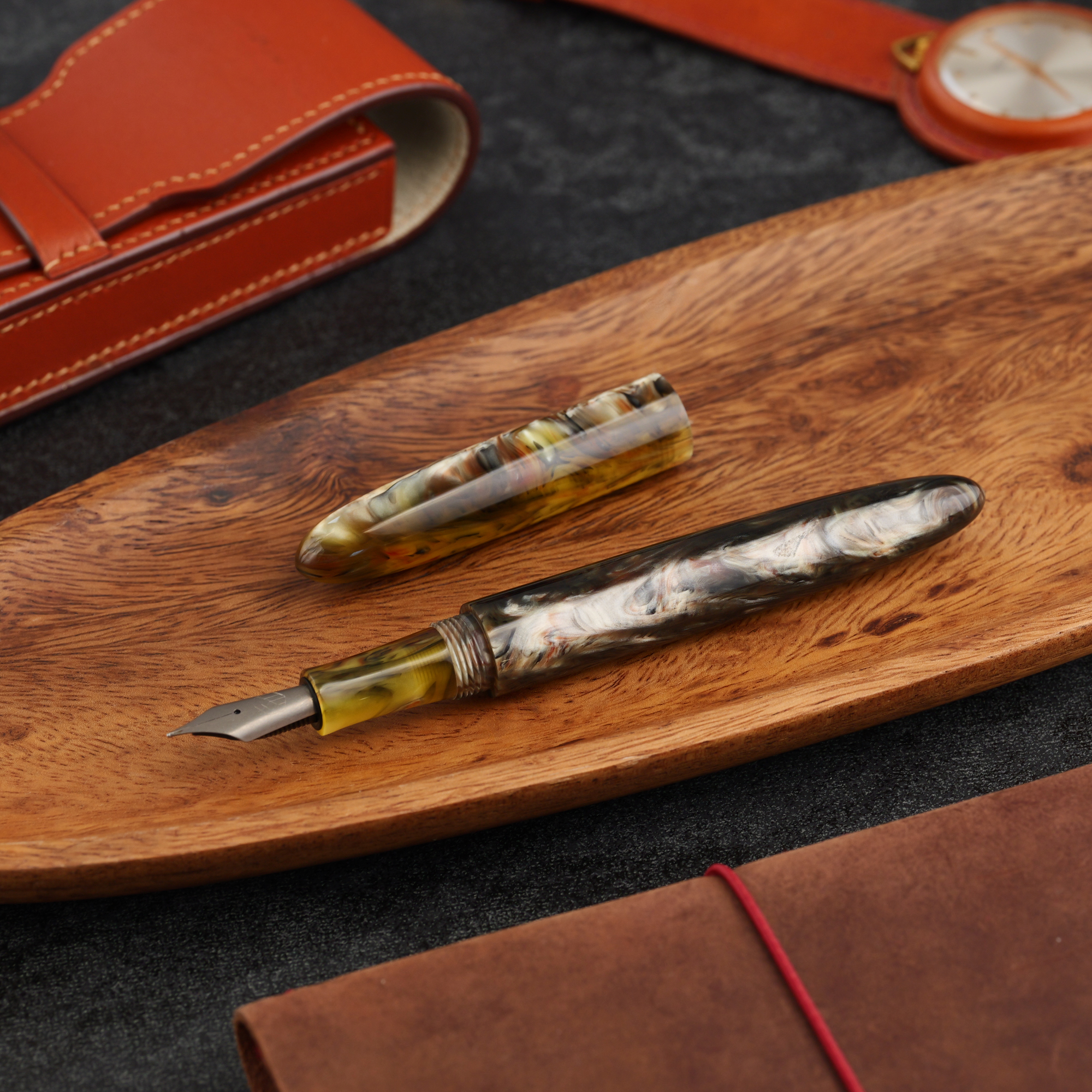 Minimalizm - żywica - tytanowa stalówka