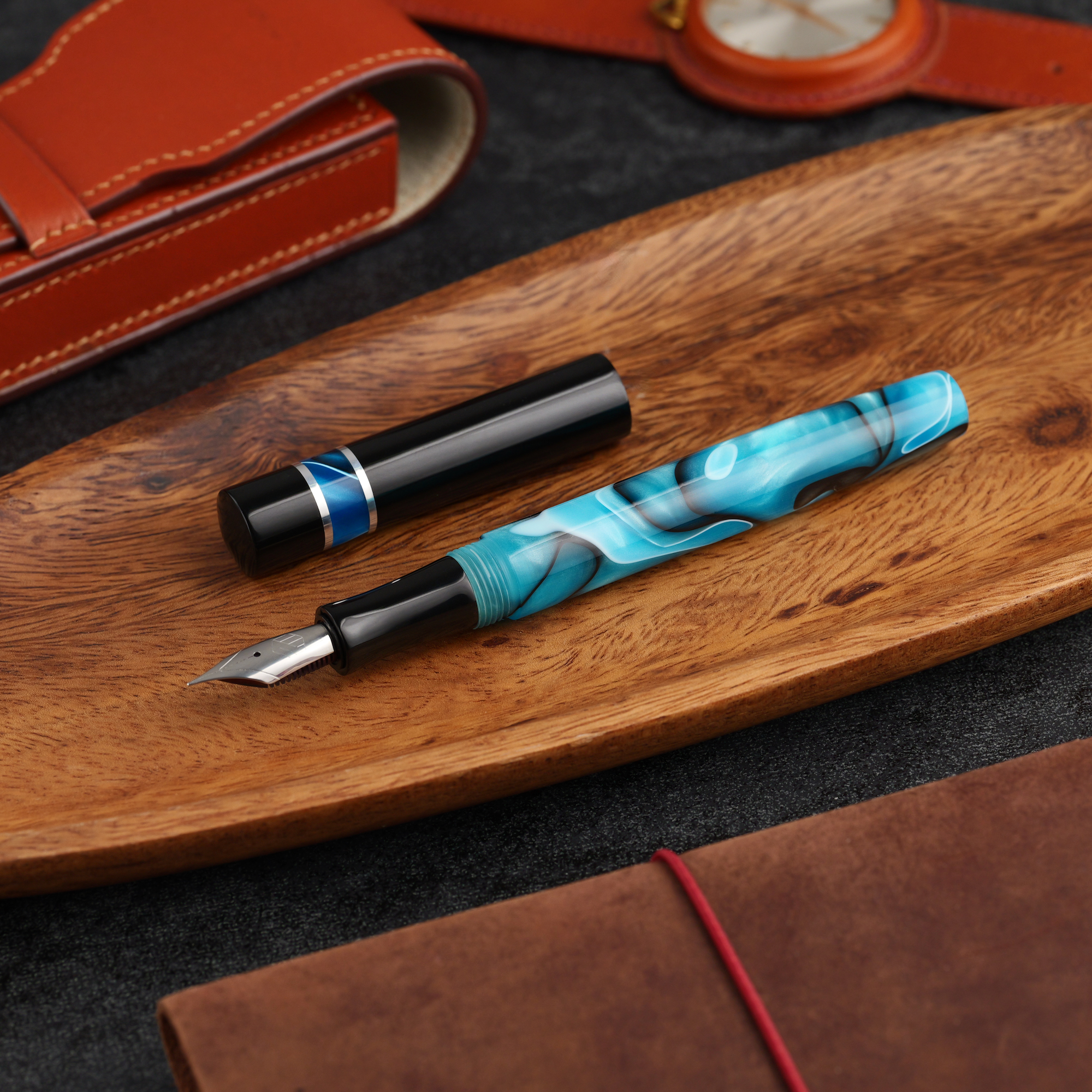 Kontrast - żywica - ebonit - pierścienie