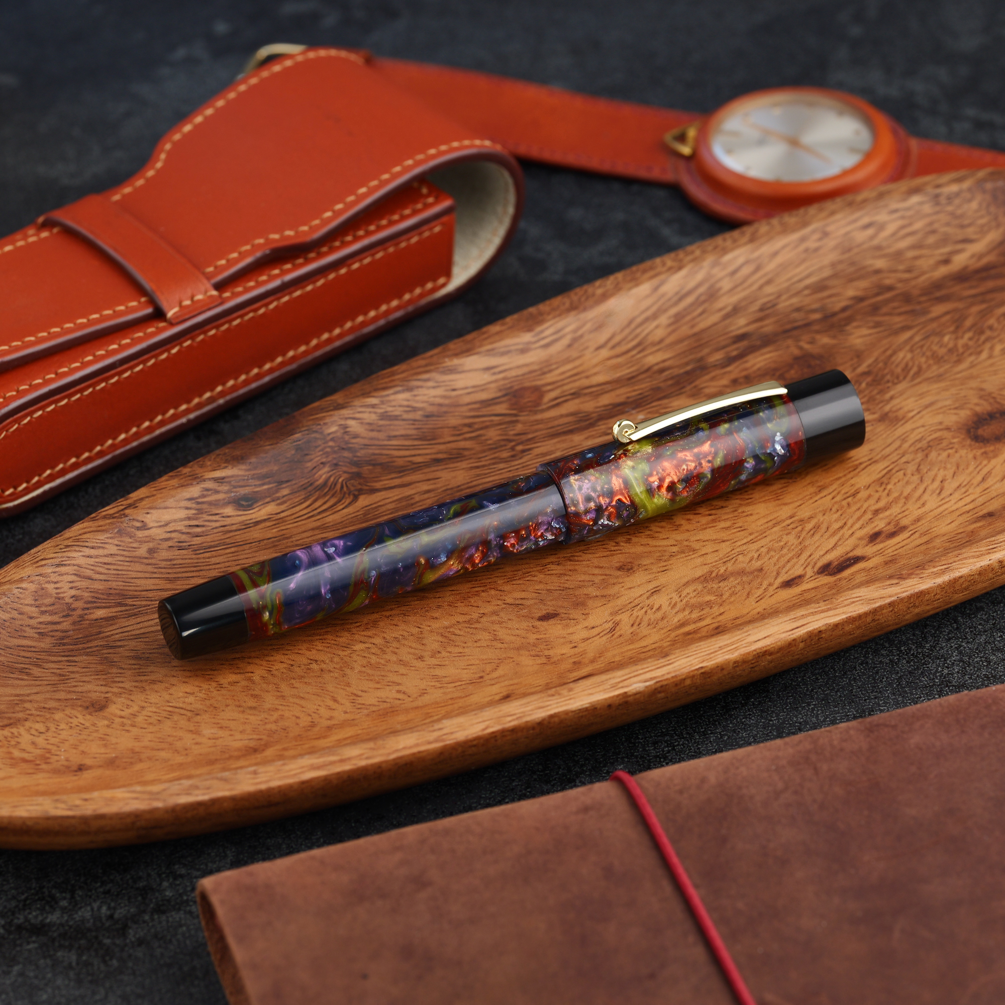 Uniwersum - złota stalówka Sheaffer - żywica