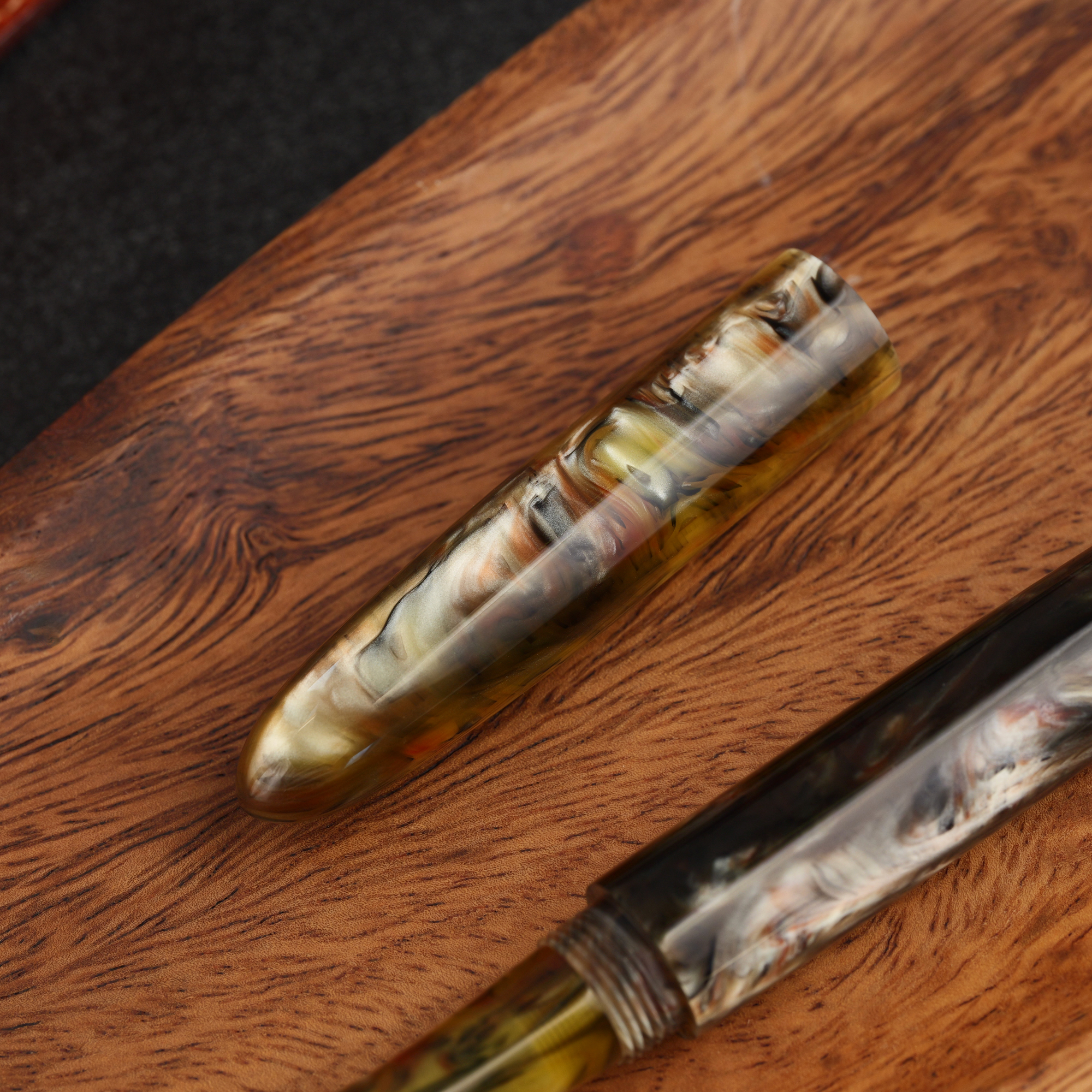 Minimalizm - żywica - tytanowa stalówka