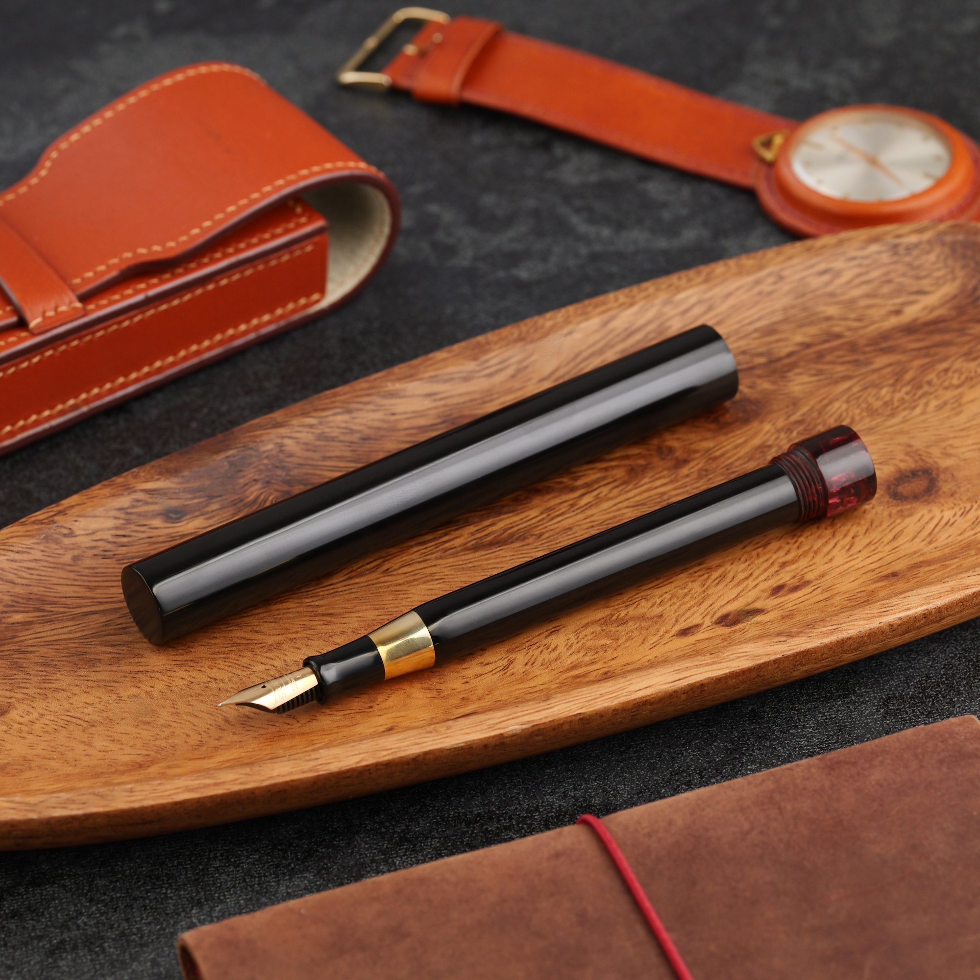 Tuba - ebonit - złota stalówka - mosiądz