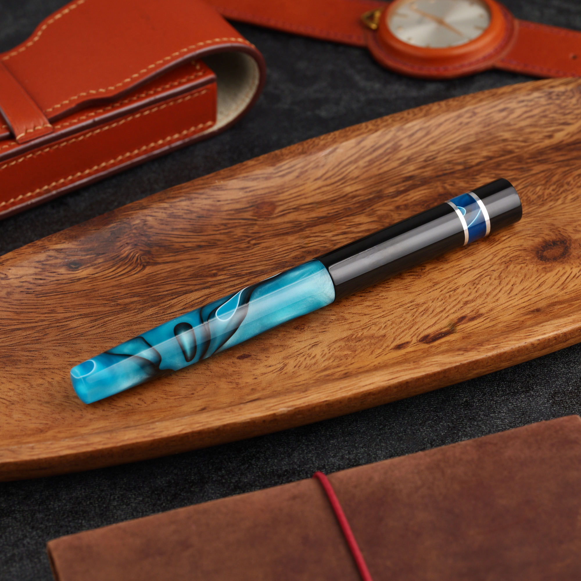 Kontrast - żywica - ebonit - pierścienie