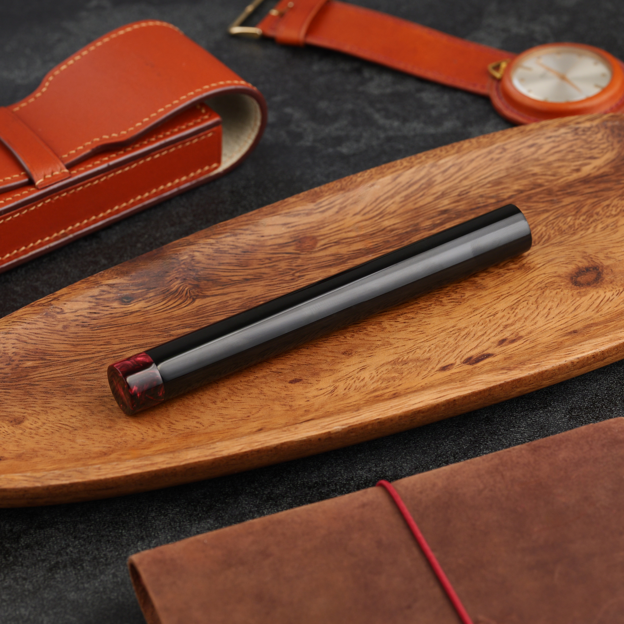 Tuba - ebonit - złota stalówka - mosiądz