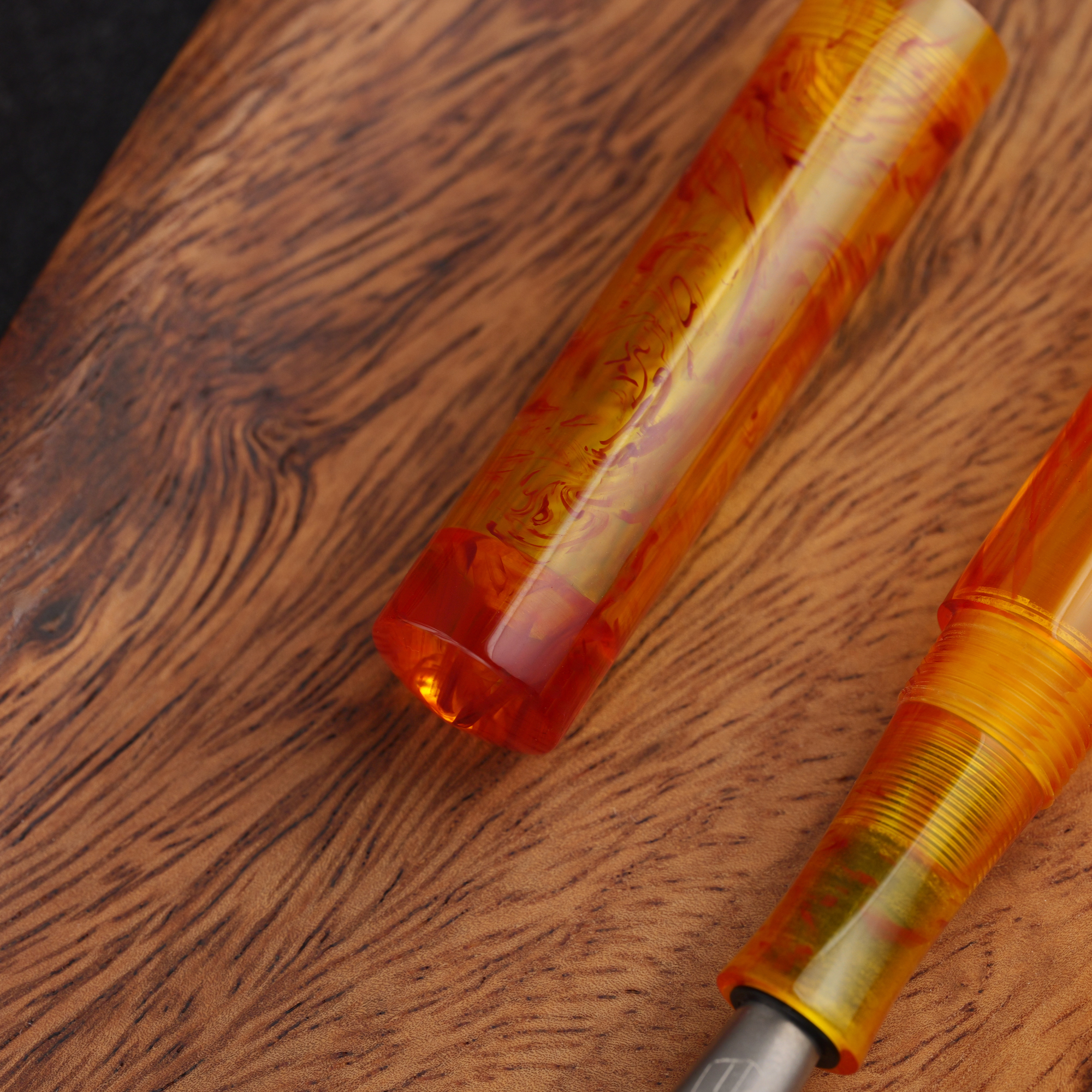 Transparentna żywica - tytanowa stalówka