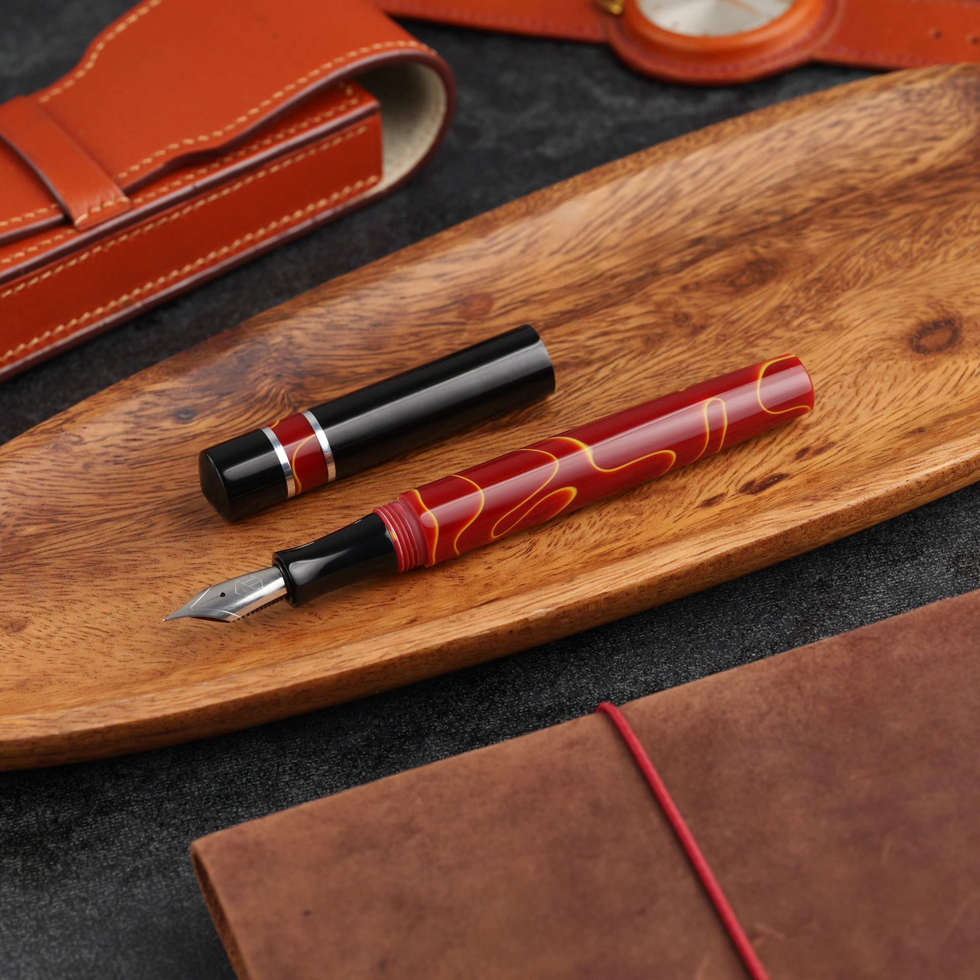 Kontrast - żywica - ebonit - pierścienie