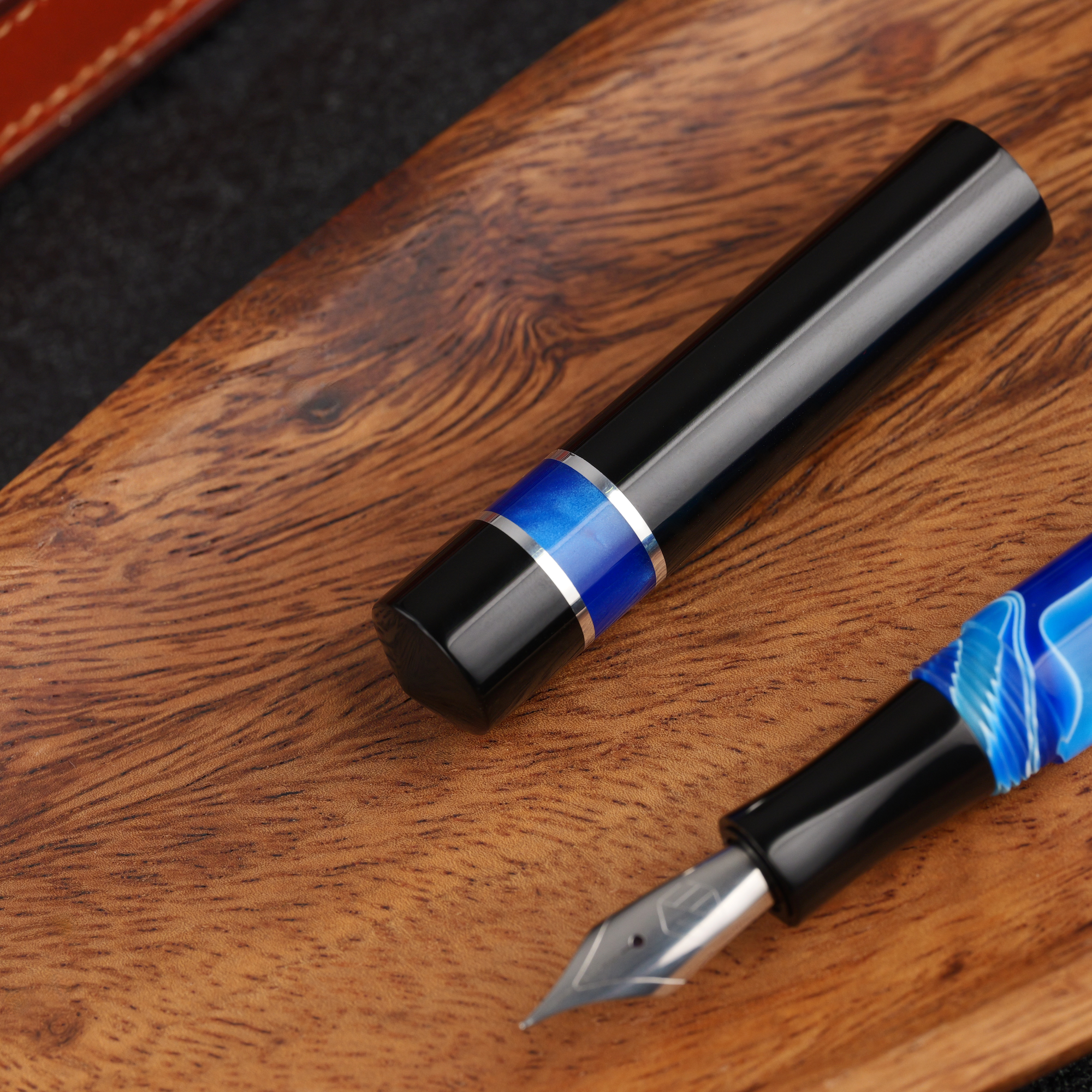 Kontrast - żywica - ebonit - pierścienie