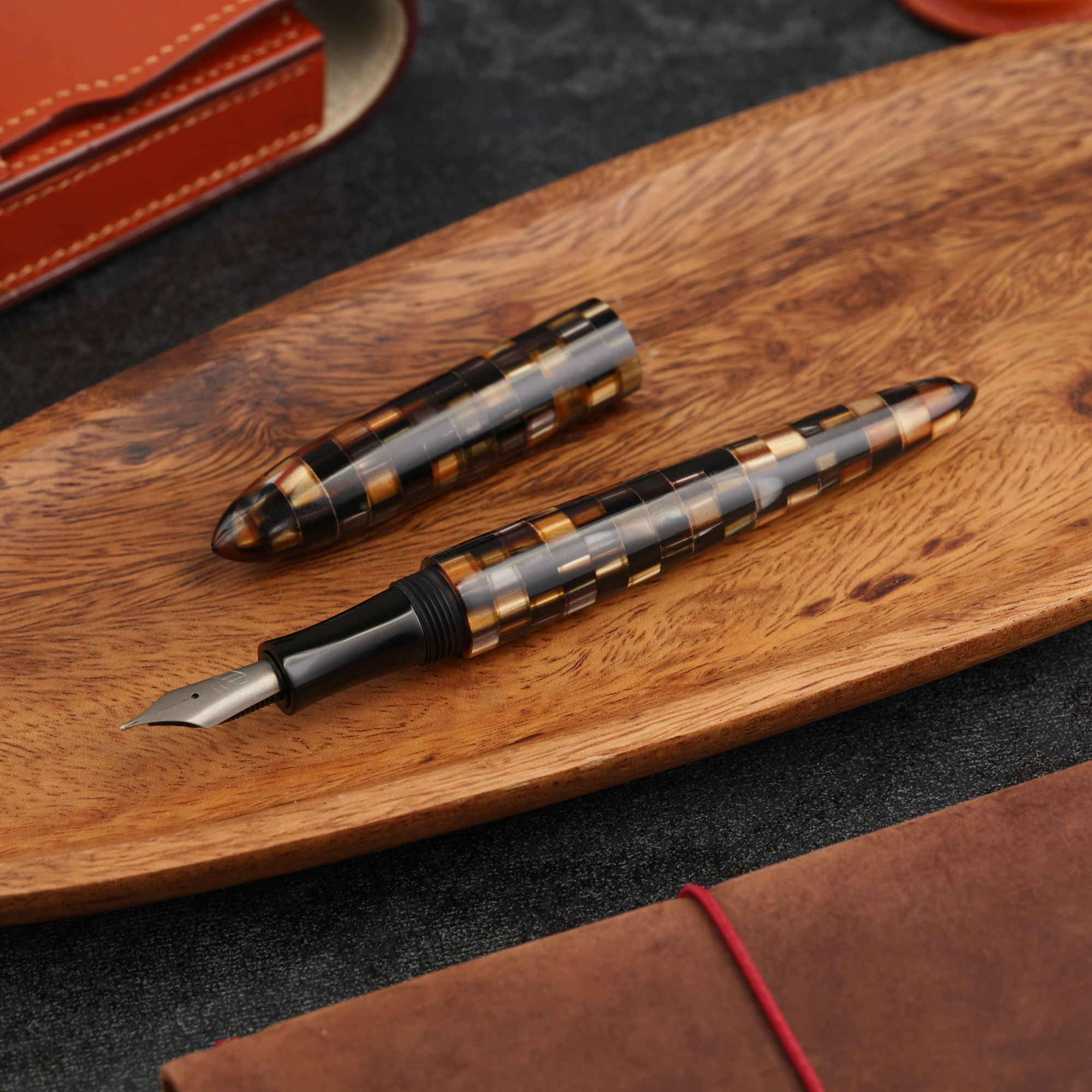 Minimalizm - żywica - tytanowa stalówka