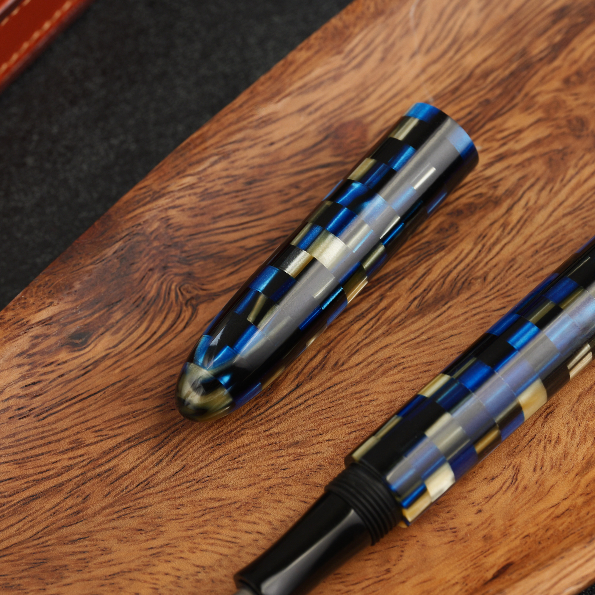 Minimalizm - żywica - tytanowa stalówka