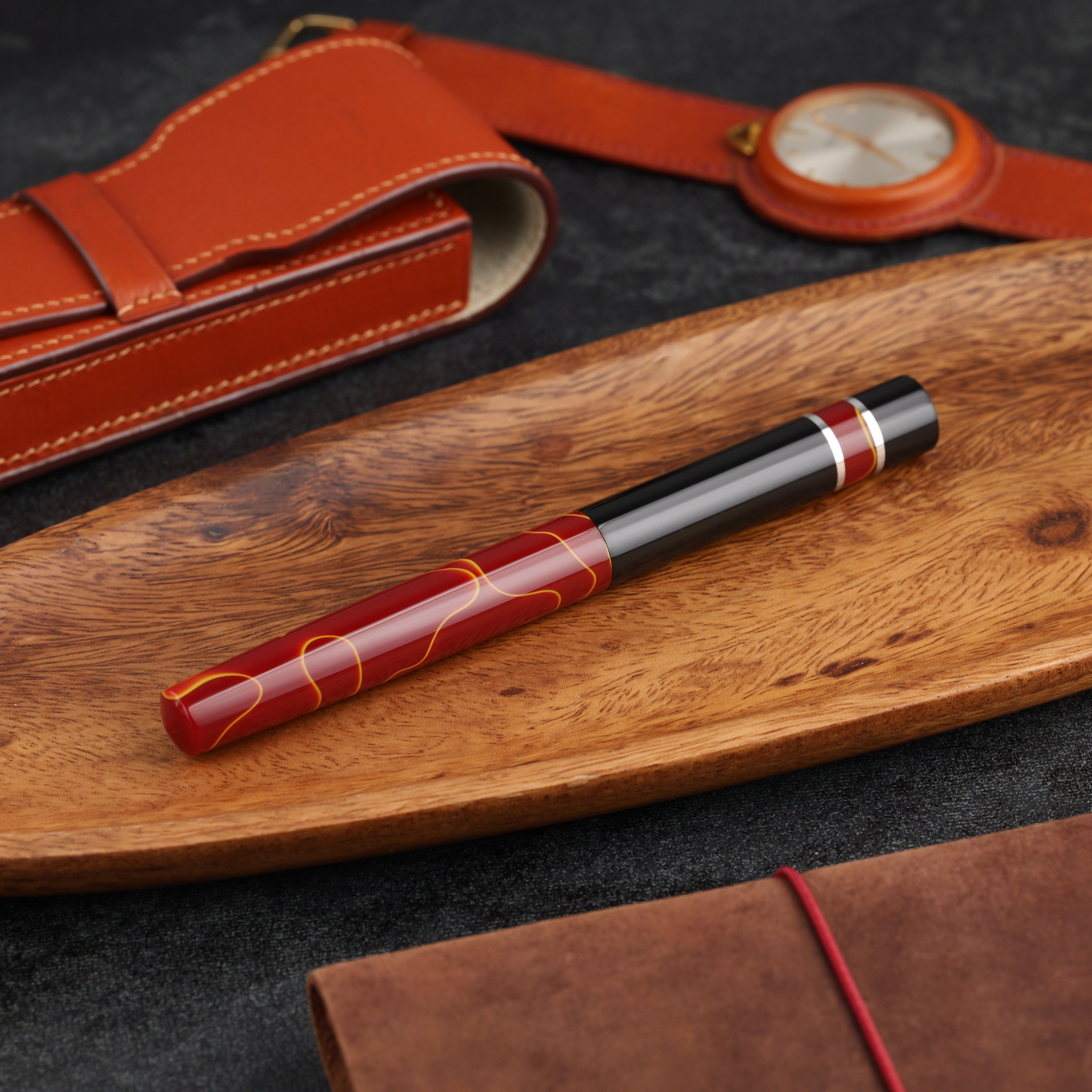 Kontrast - żywica - ebonit - pierścienie