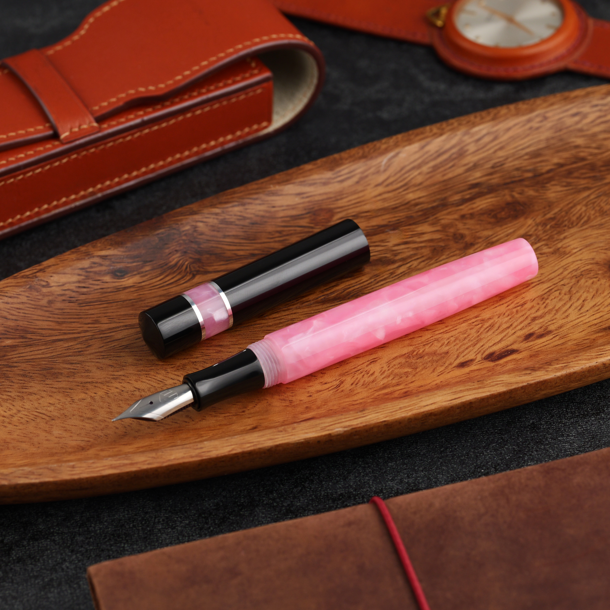 Kontrast - żywica - ebonit - pierścienie