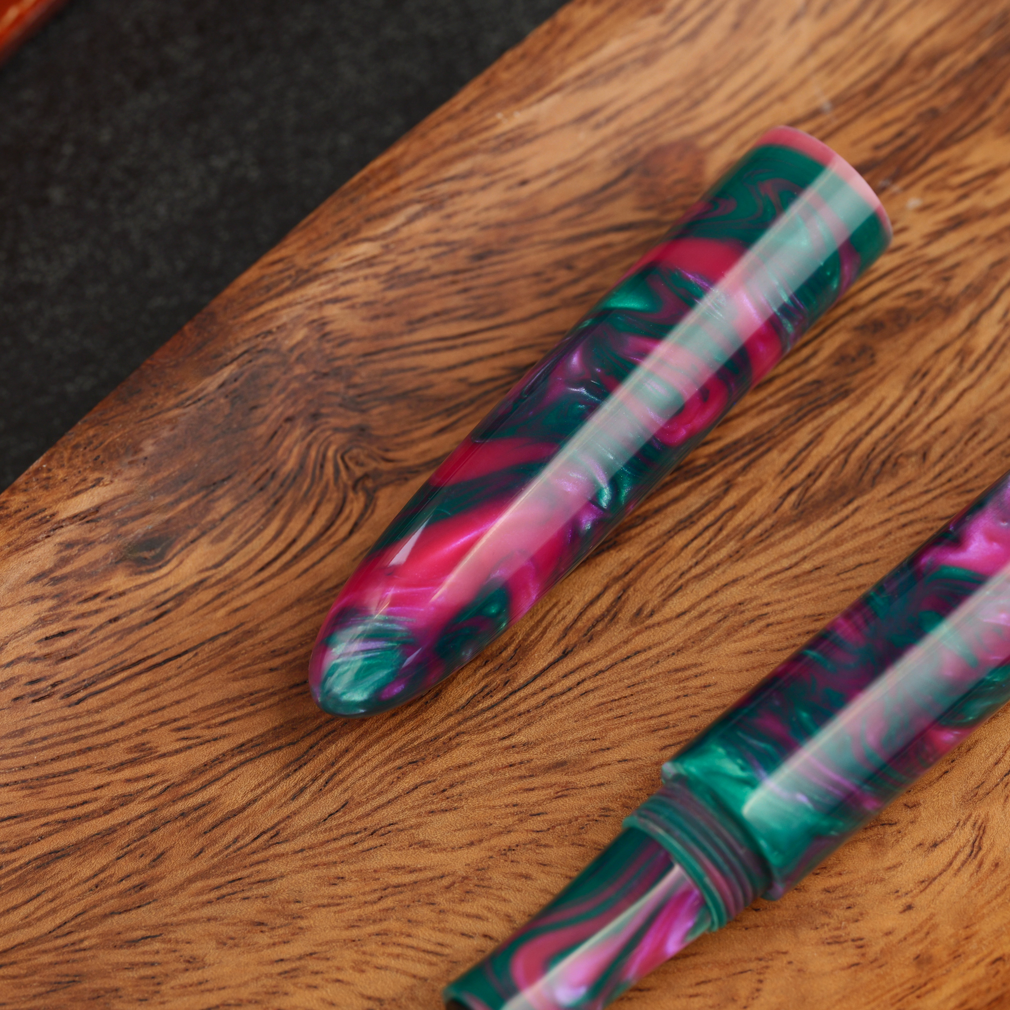 Minimalizm - żywica - tytanowa stalówka