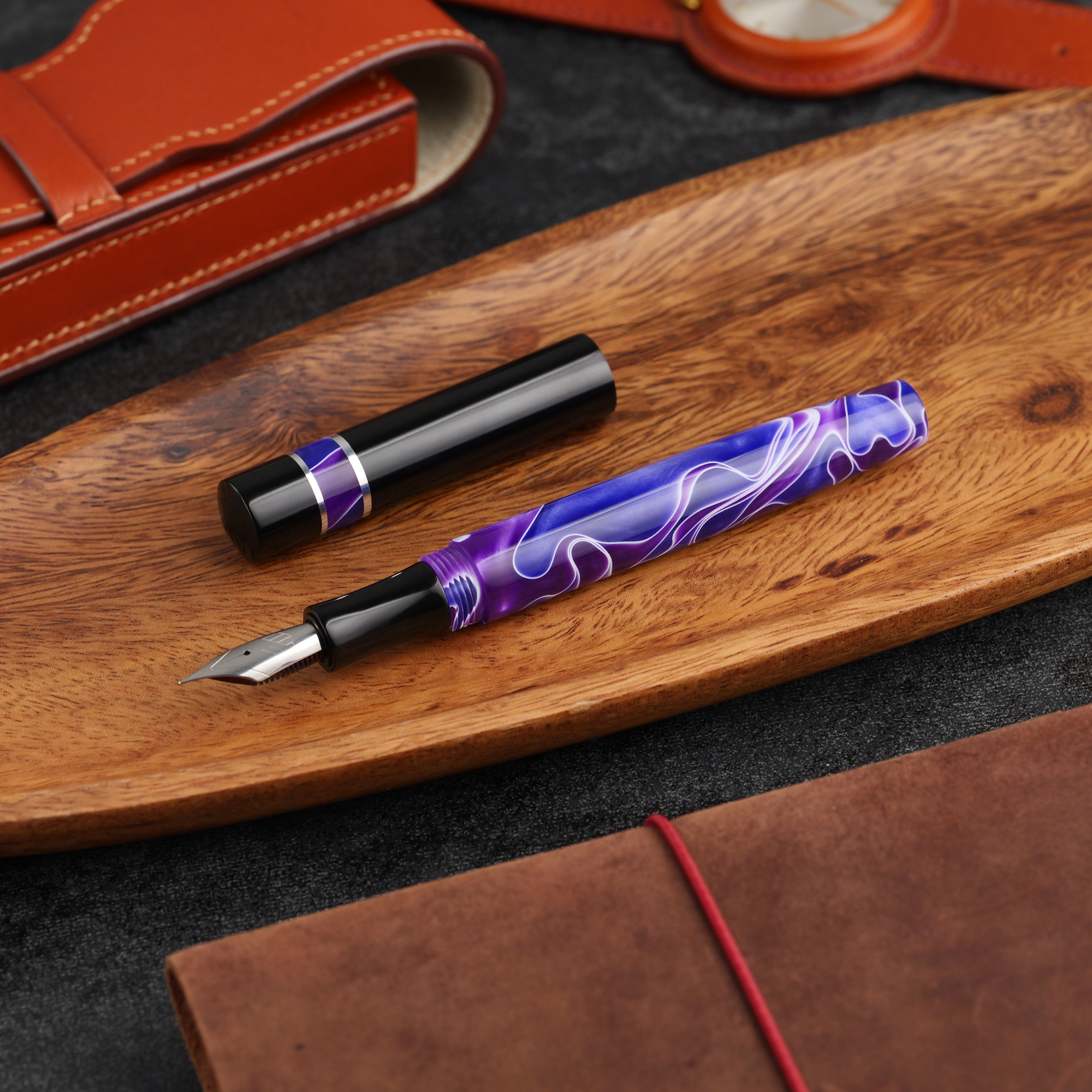 Kontrast - żywica - ebonit - pierścienie