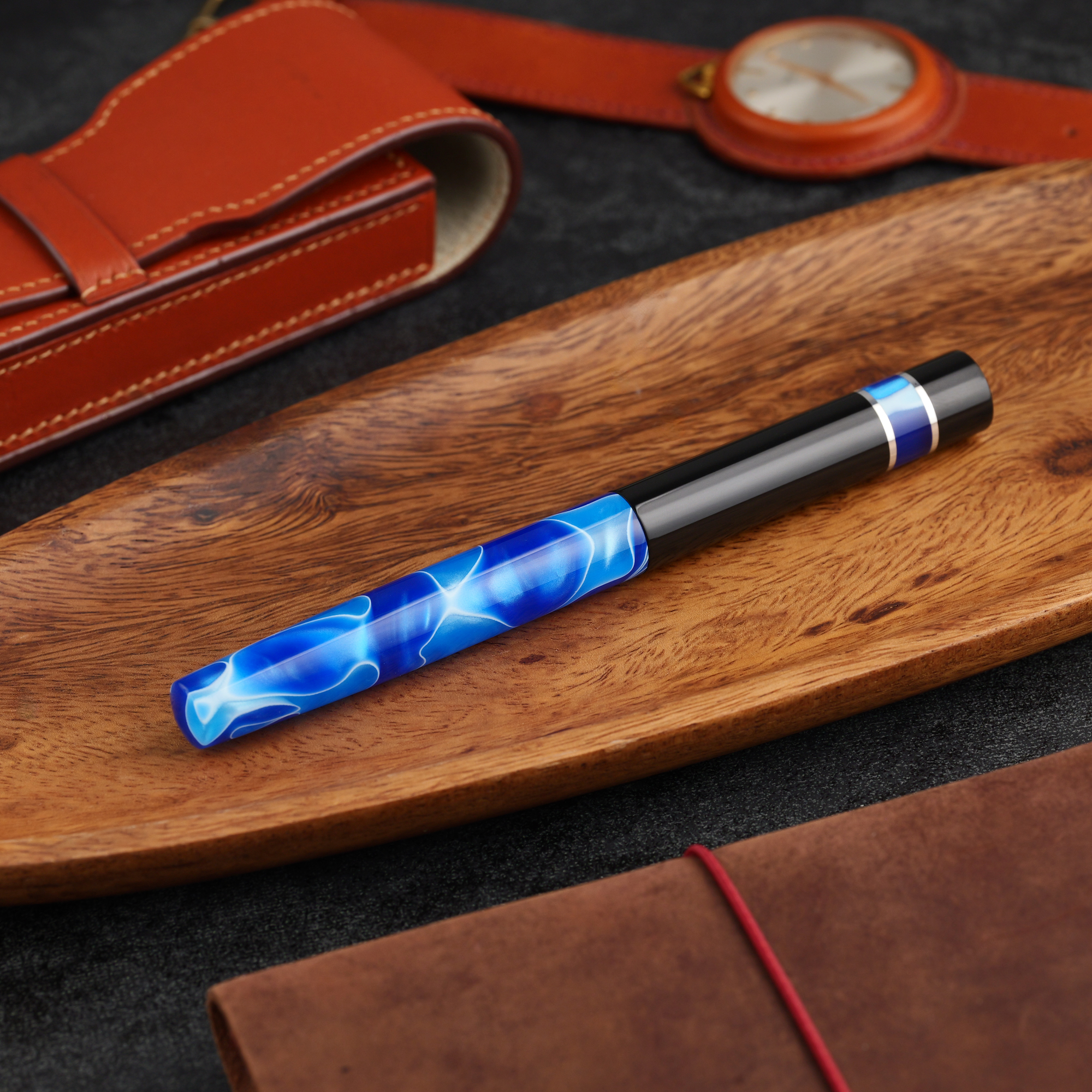 Kontrast - żywica - ebonit - pierścienie