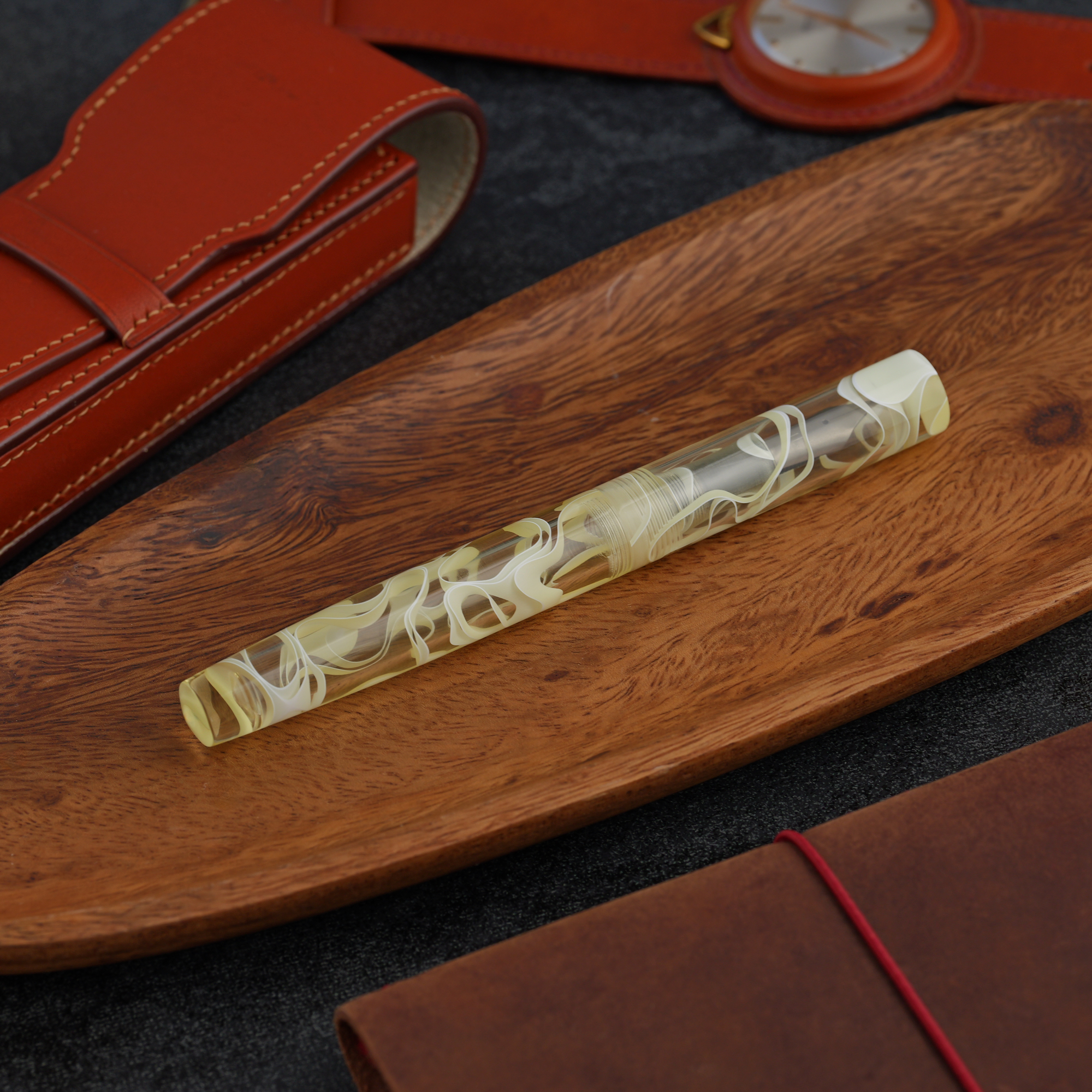 Transparentna żywica - tytanowa stalówka