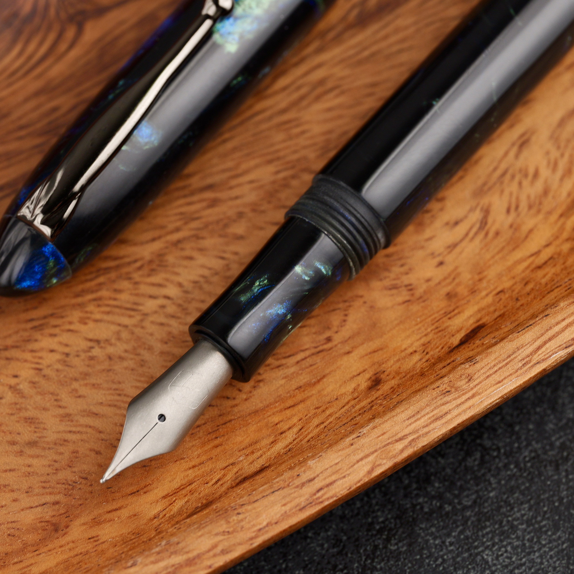 Klasyka - żywica - tytanowa stalówka