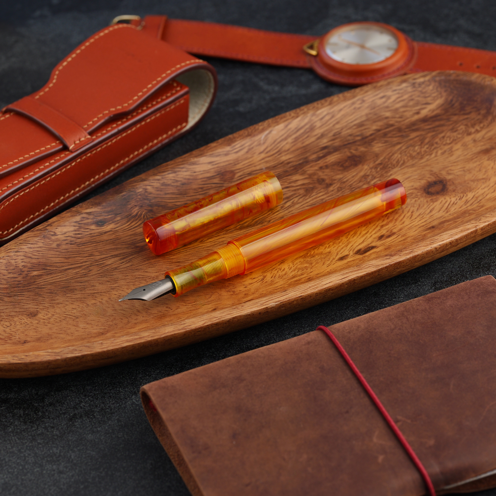 Transparentna żywica - tytanowa stalówka