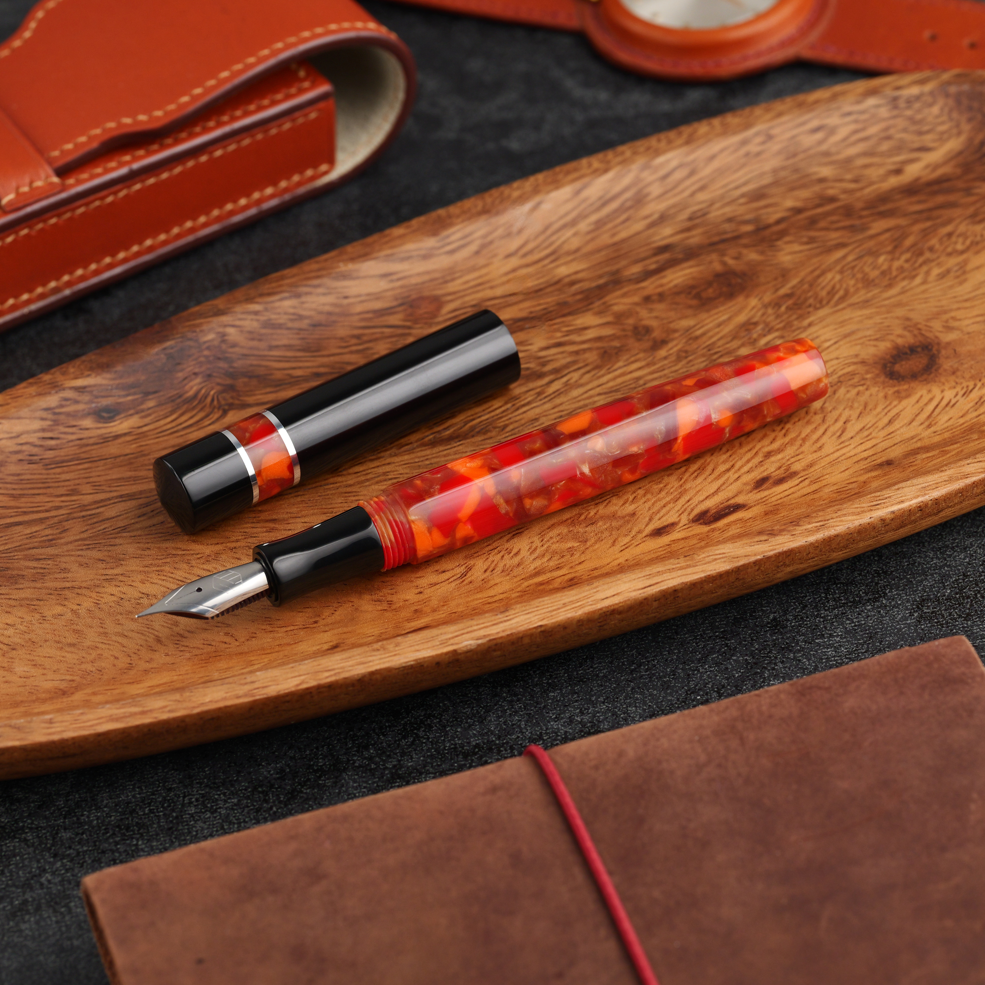 Kontrast - żywica - ebonit - pierścienie