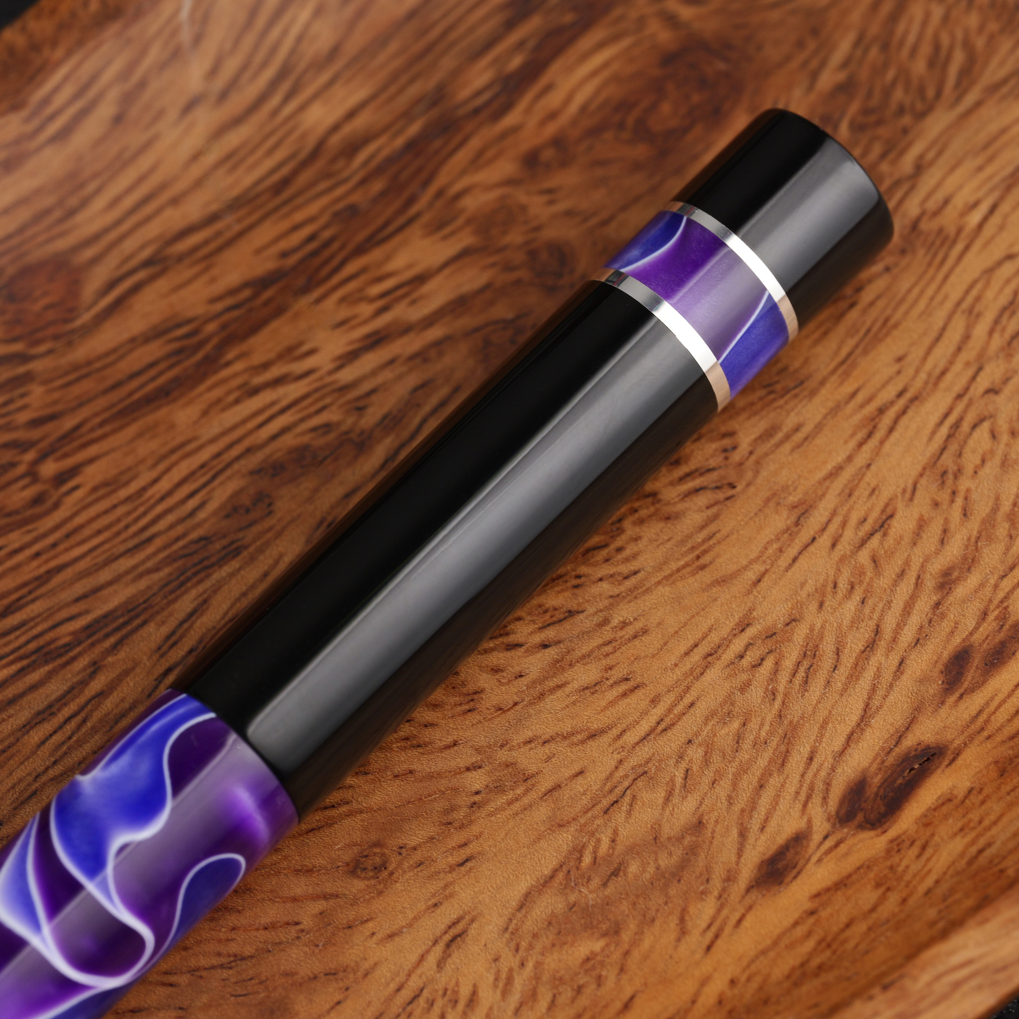 Kontrast - żywica - ebonit - pierścienie