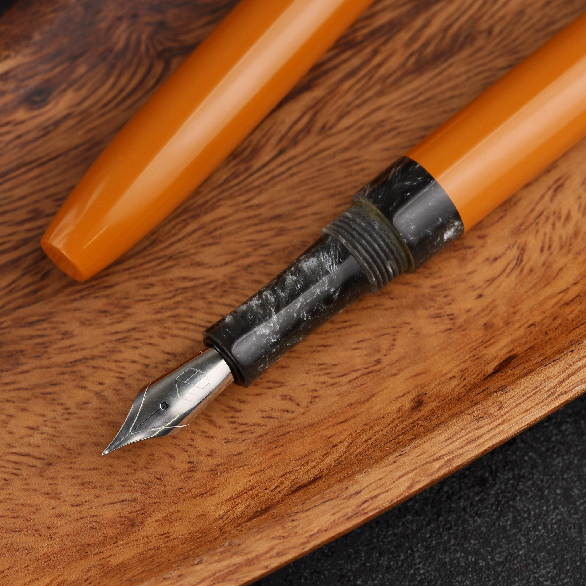 Pasek - żywica - ebonit