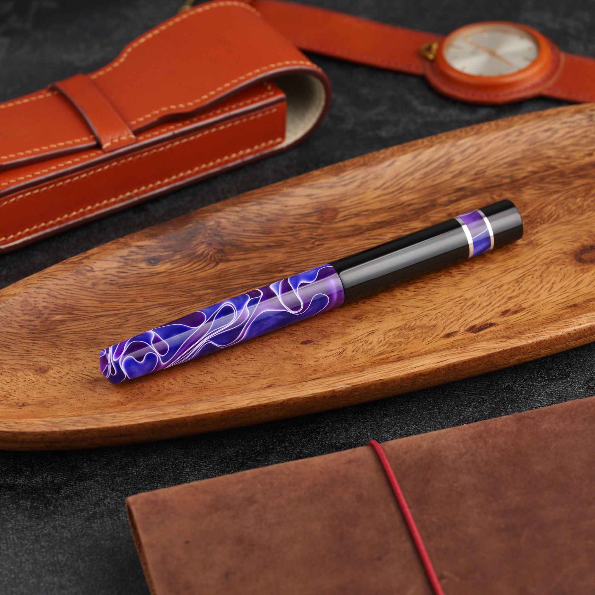 Kontrast - żywica - ebonit - pierścienie