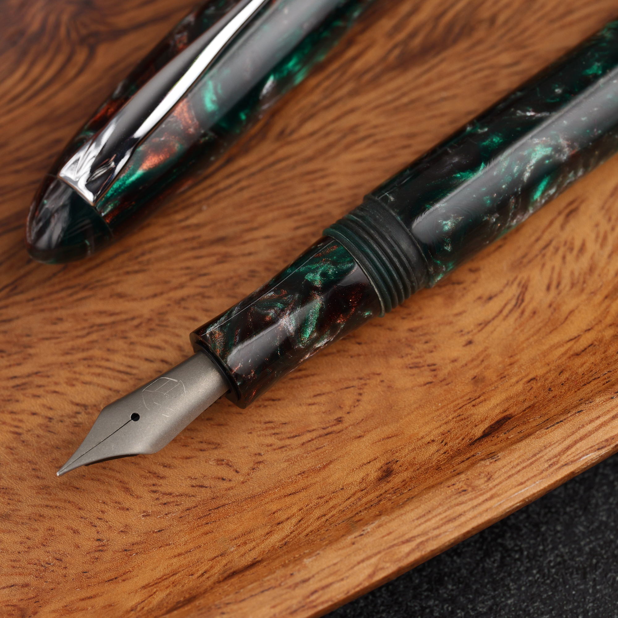 Klasyka - żywica - tytanowa stalówka