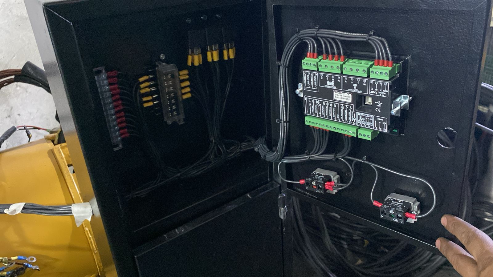 Planta de 25 kva 20 kw viene con motor perkins 404