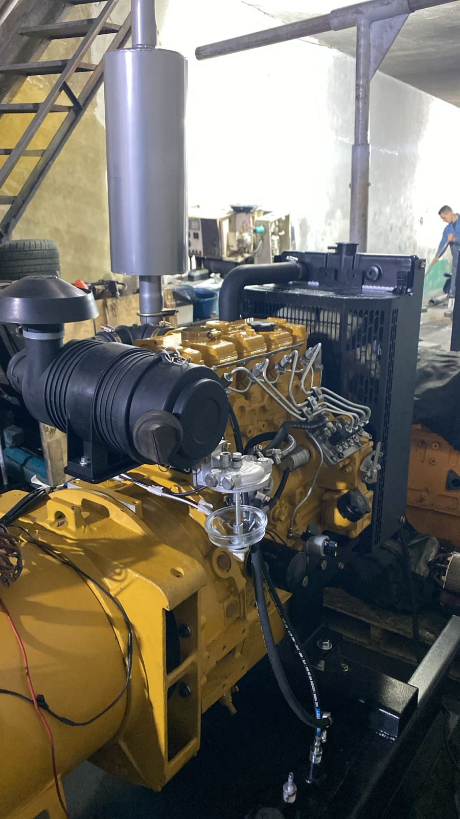Planta de 25 kva 20 kw viene con motor perkins 404