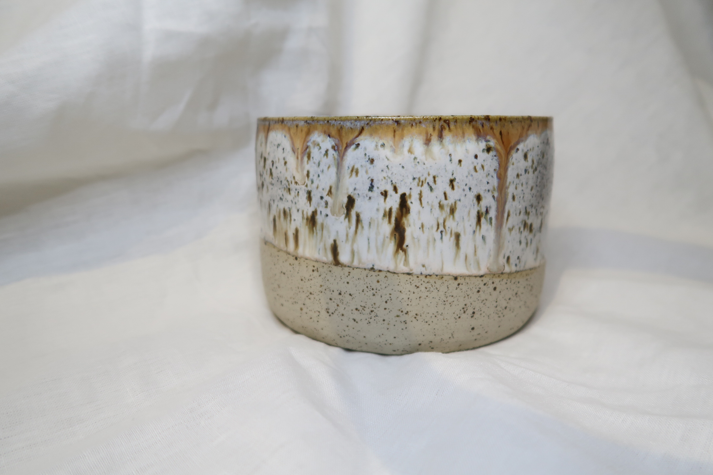 Bloempot 'speckled snow'