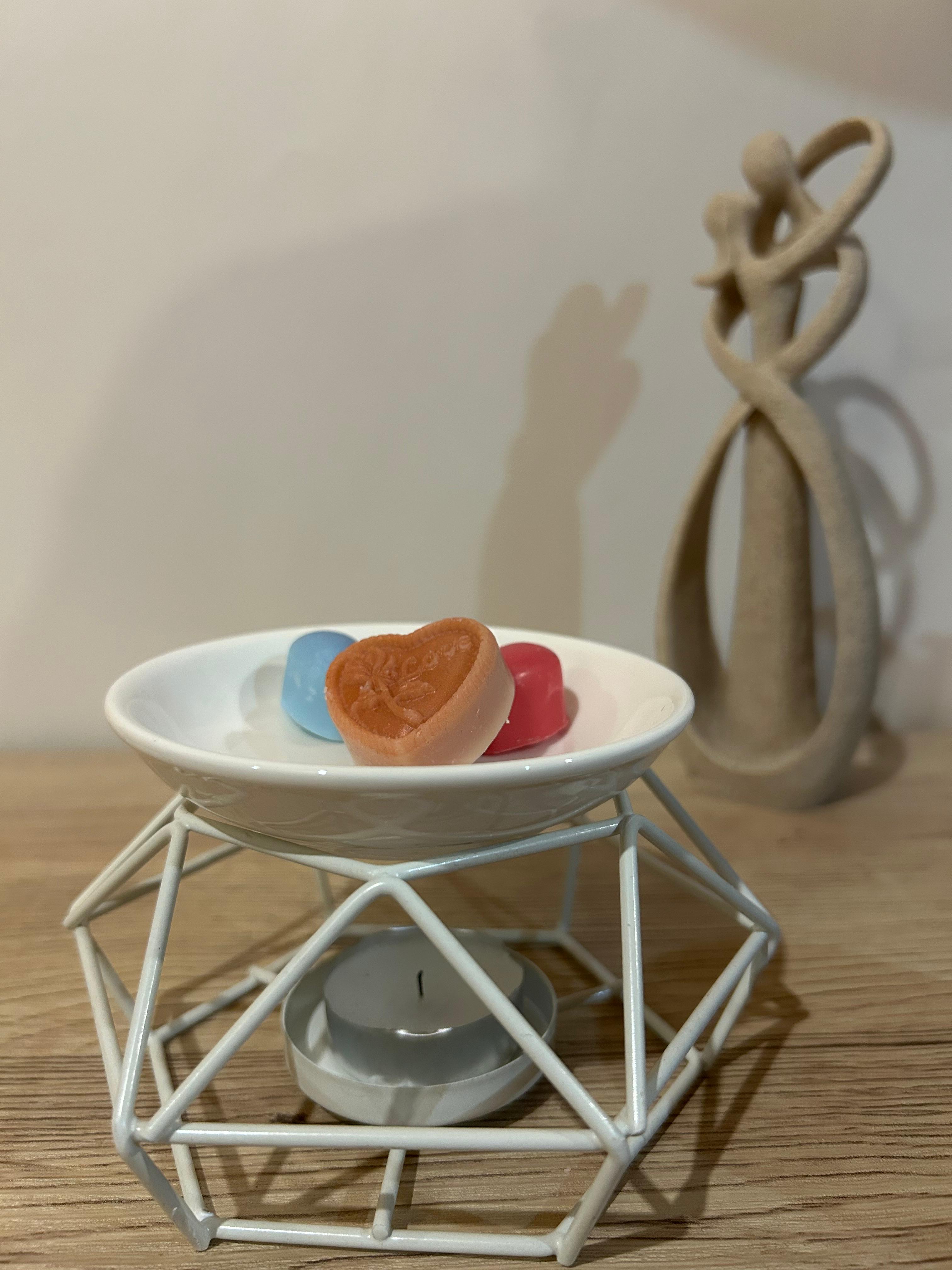 Difuzor de aromaterapie alb cu design geometric 
