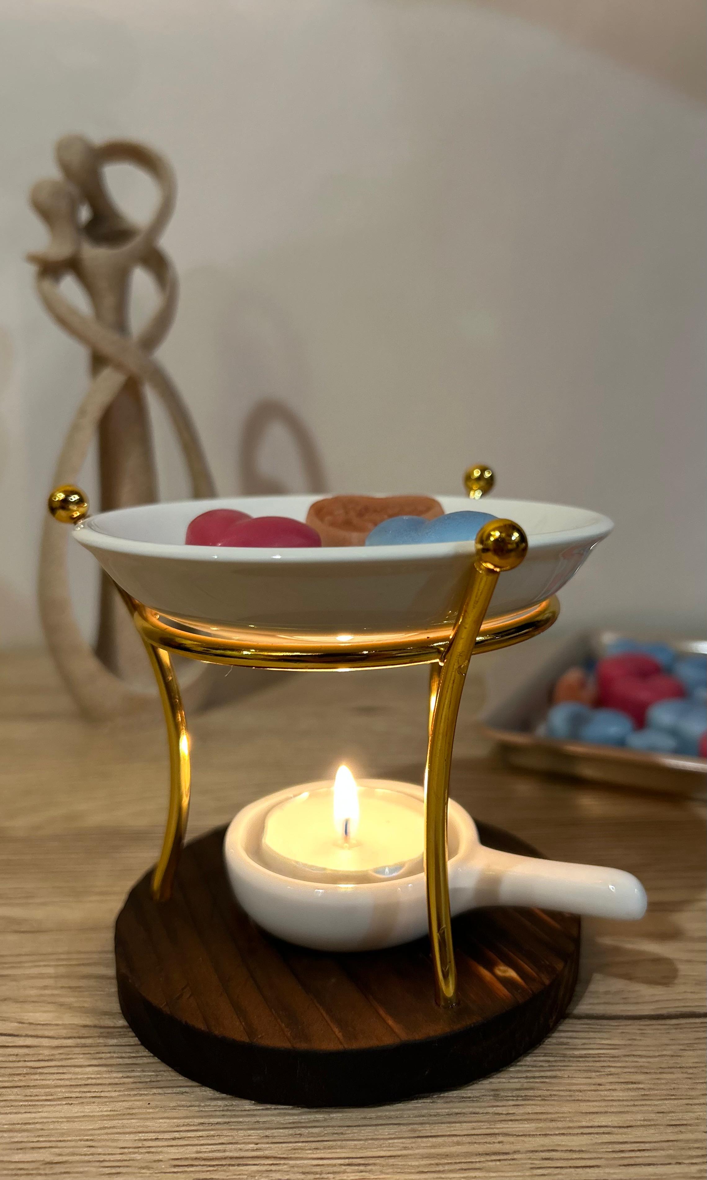 Difuzor Aromaterapie Vas Ceramic Alb suport auriu si suport pentru lumanarea de tip pastila