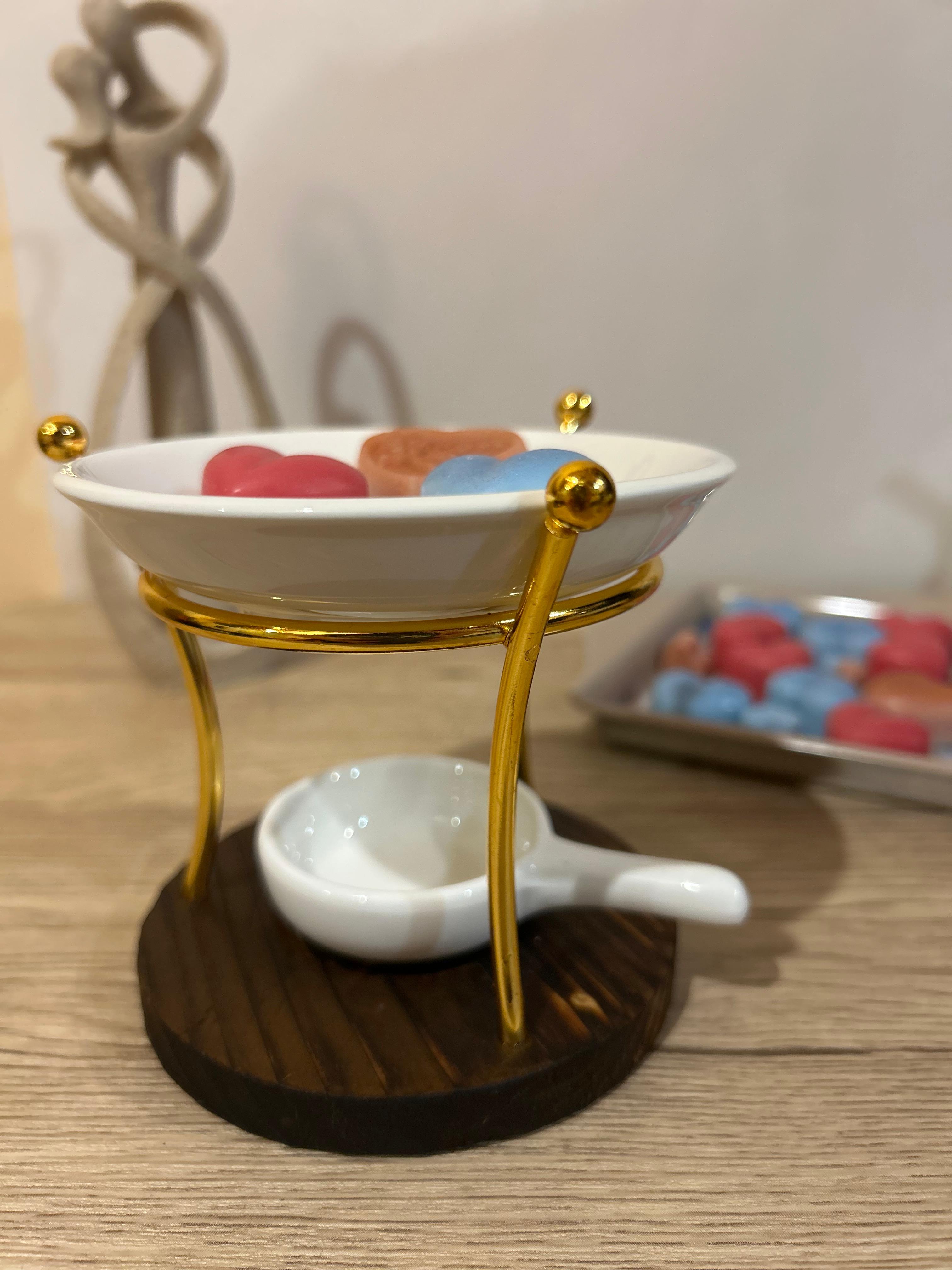 Difuzor Aromaterapie Vas Ceramic Alb suport auriu si suport pentru lumanarea de tip pastila