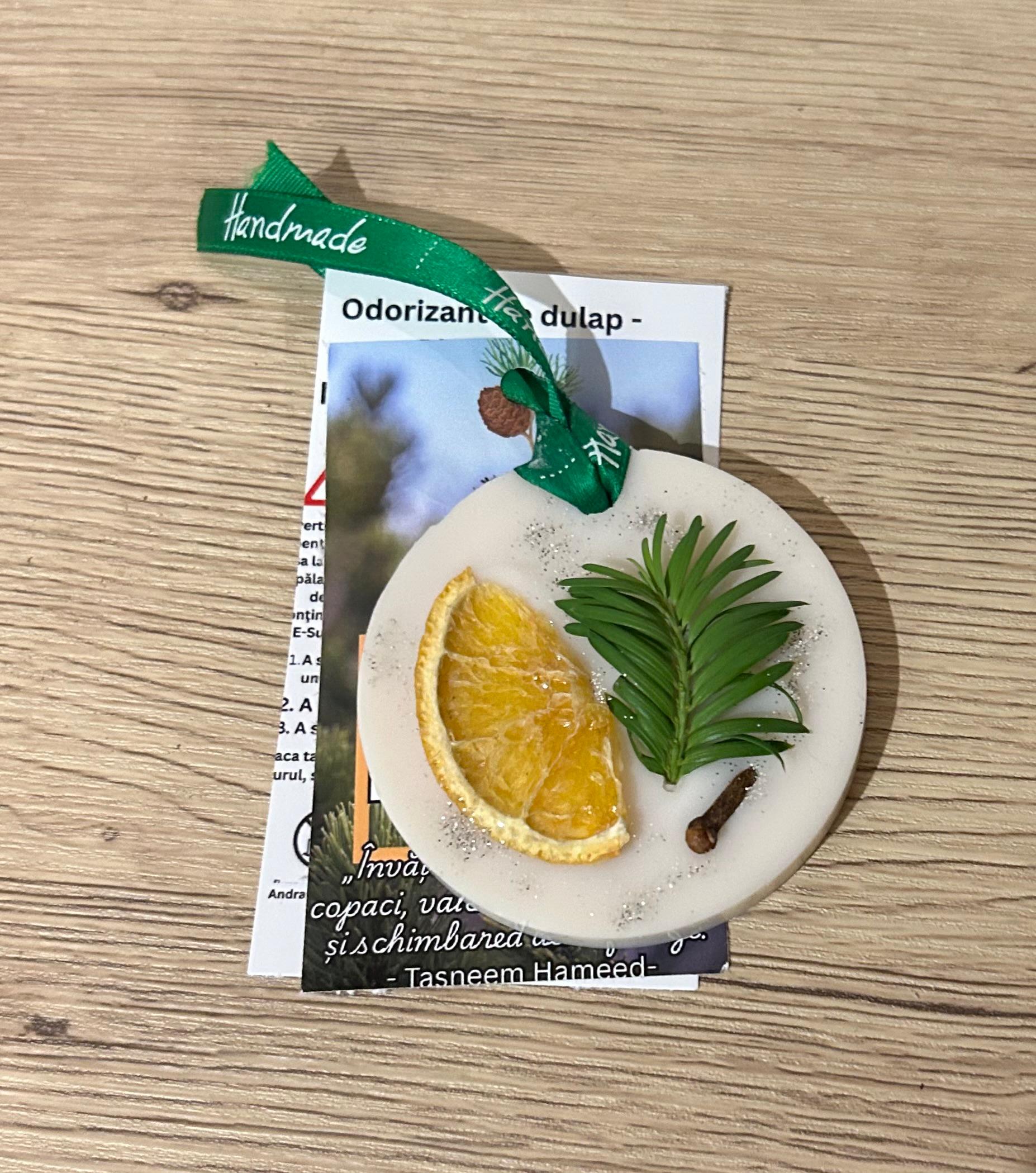 Tabletă parfumată Pinewood - pin, cuisoare,portocala 30 g