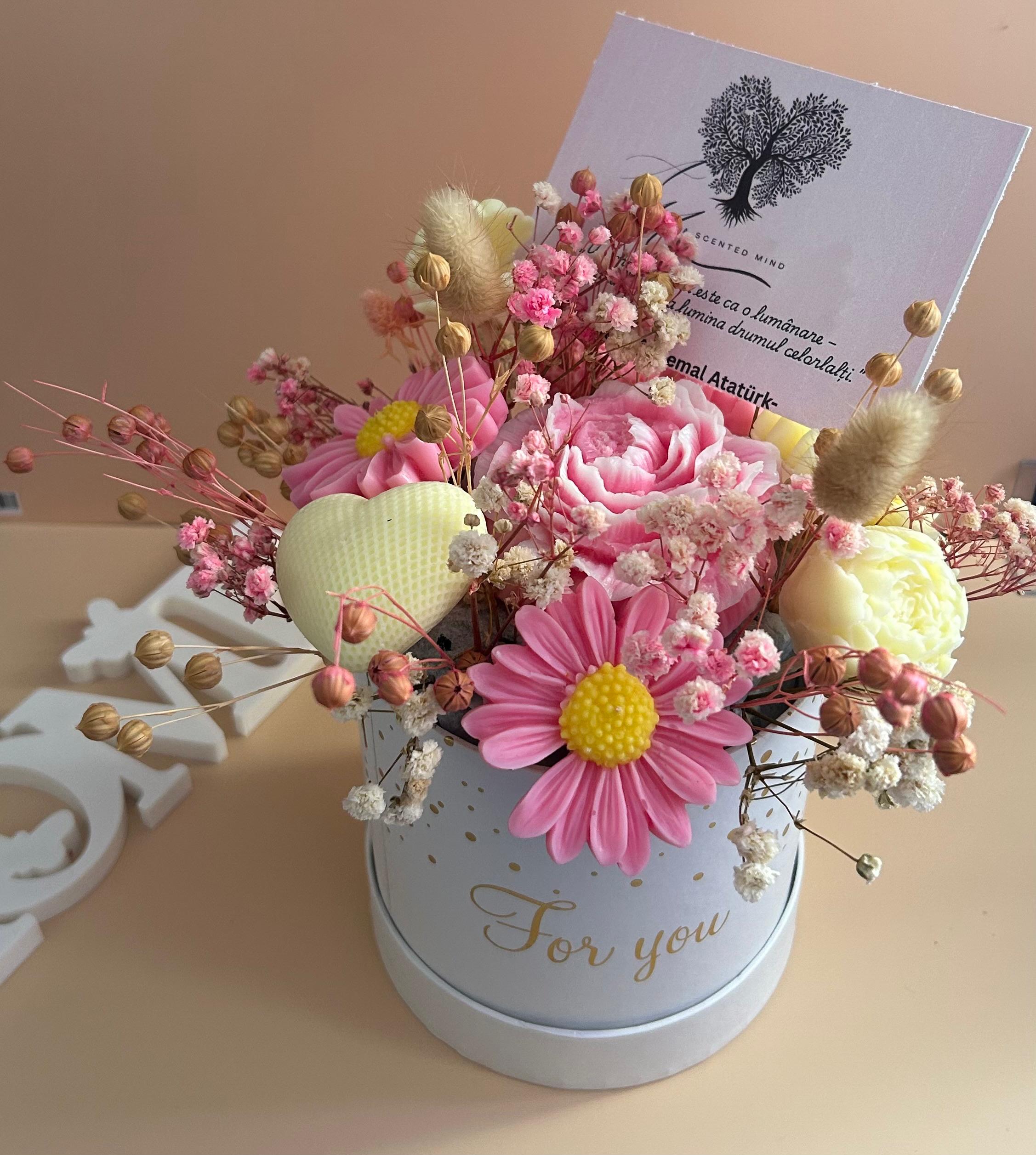 Aranjament floral din ceară de soia -"Inspire & Shine"