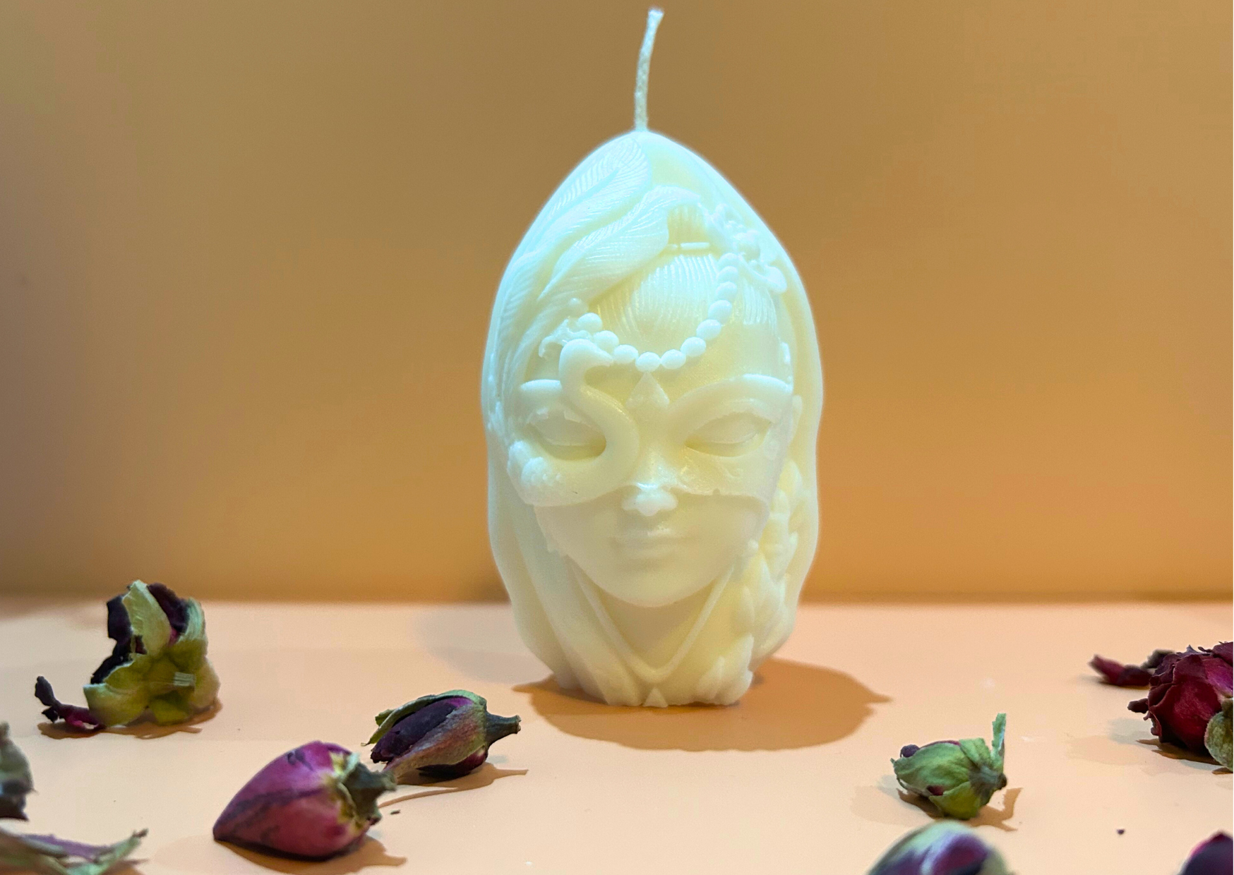 Lumânare decorativă "Self Love Muse"